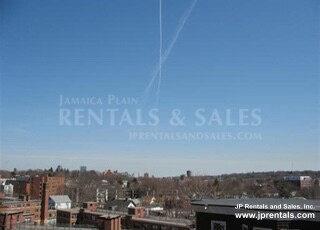 32 Saint Rose St, Jamaica Plain