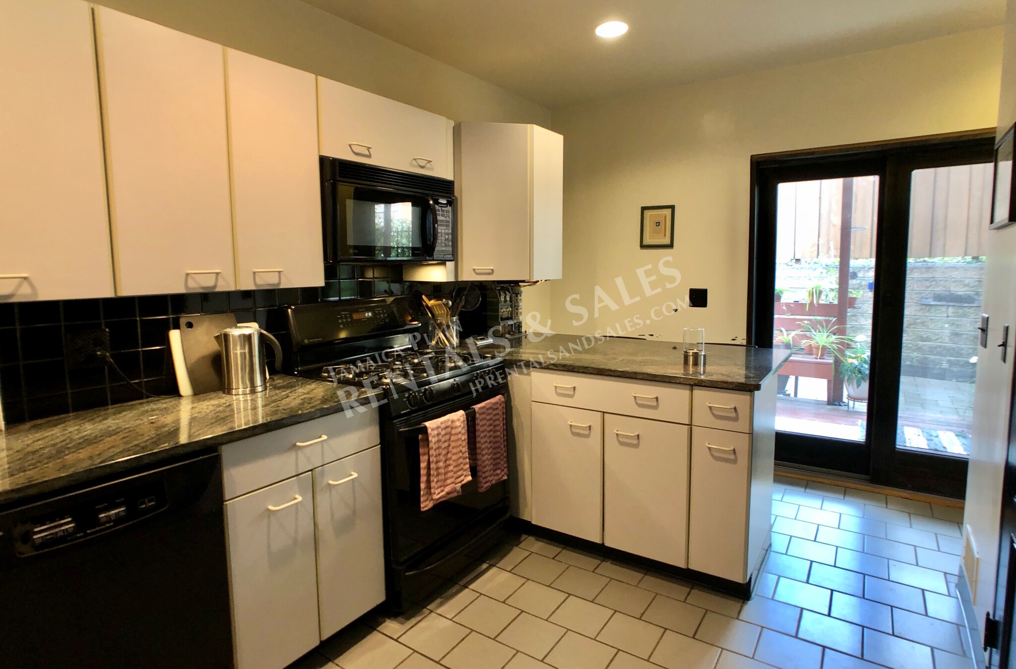 2 bed, 1 bath apartment for rent at 102 Paul Gore St Unit 1, Jamaica Plain — photo 3 of 21