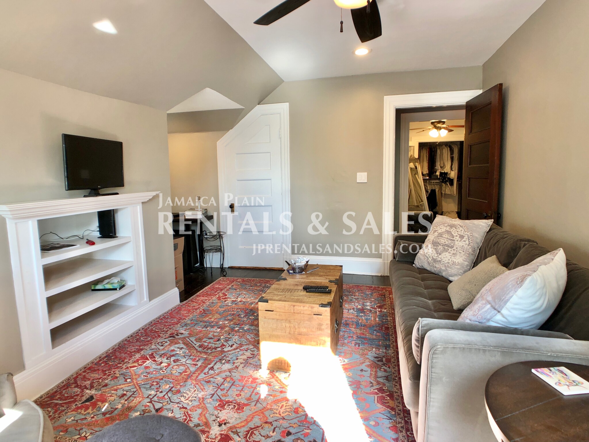 16 Oakview Ter, Jamaica Plain