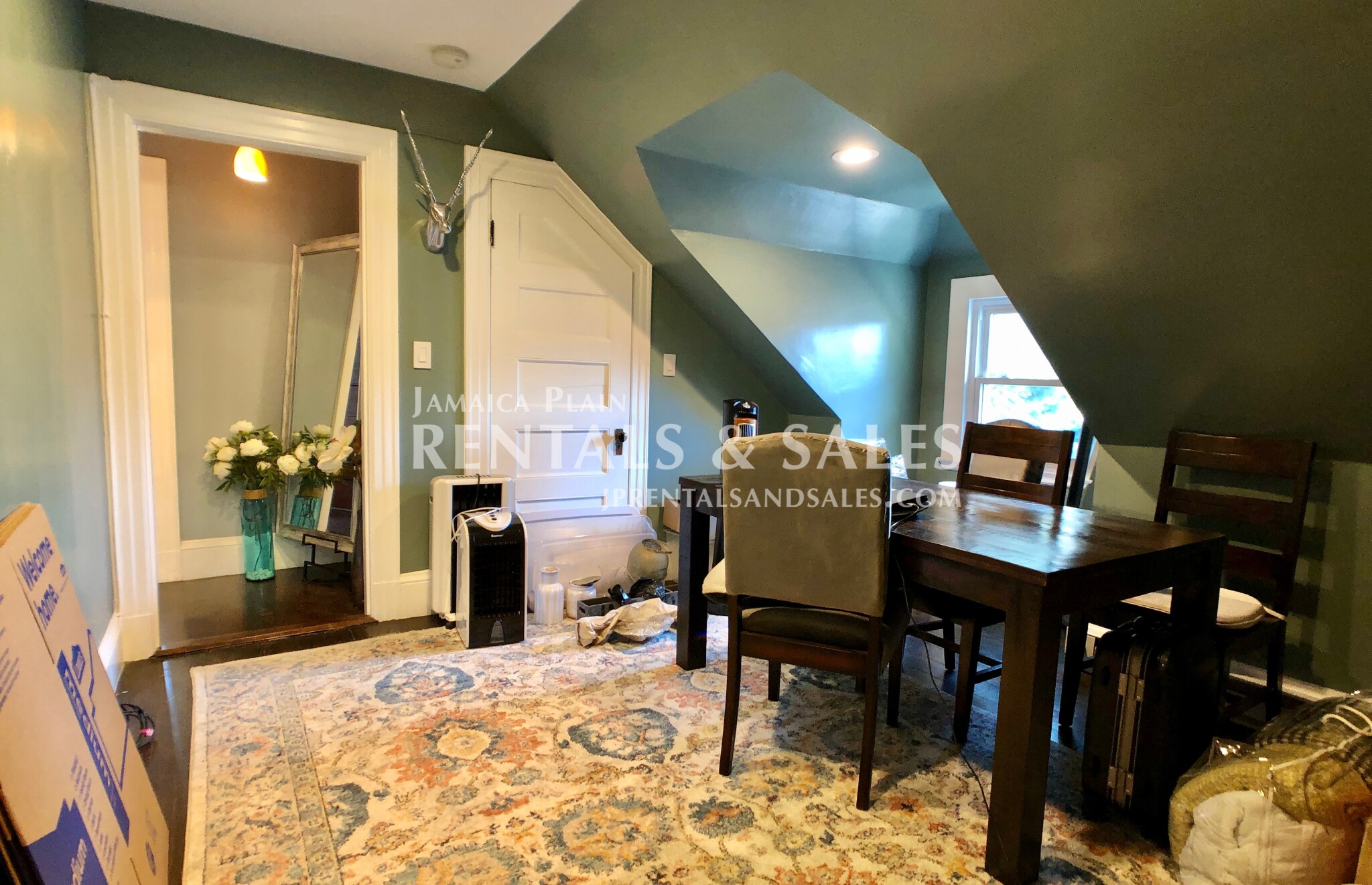 16 Oakview Ter, Jamaica Plain