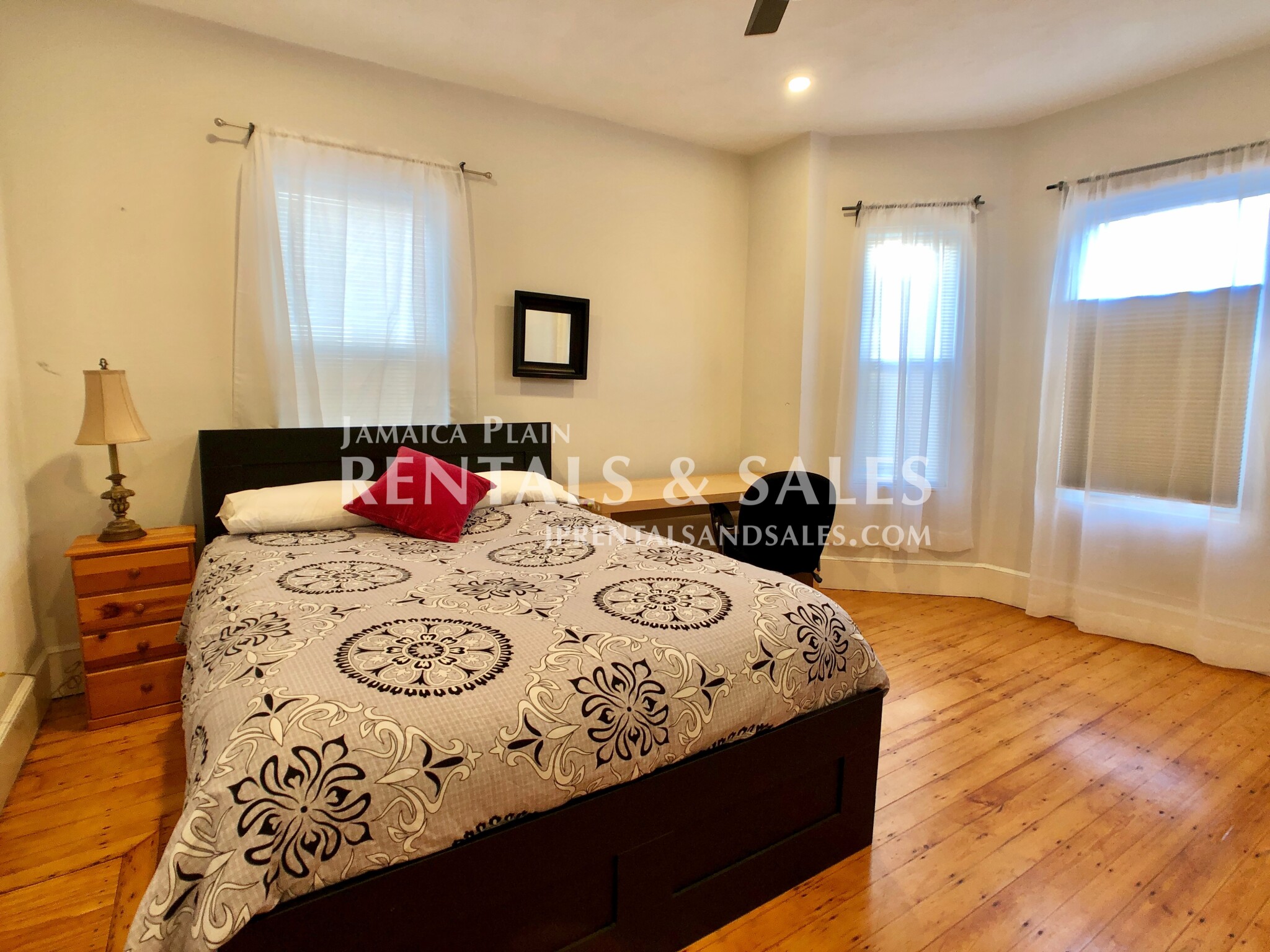 5 bed, 3.5 bath apartment for rent at 2 Buckley Ave Unit 1 CO, Jamaica Plain — photo 6 of 23