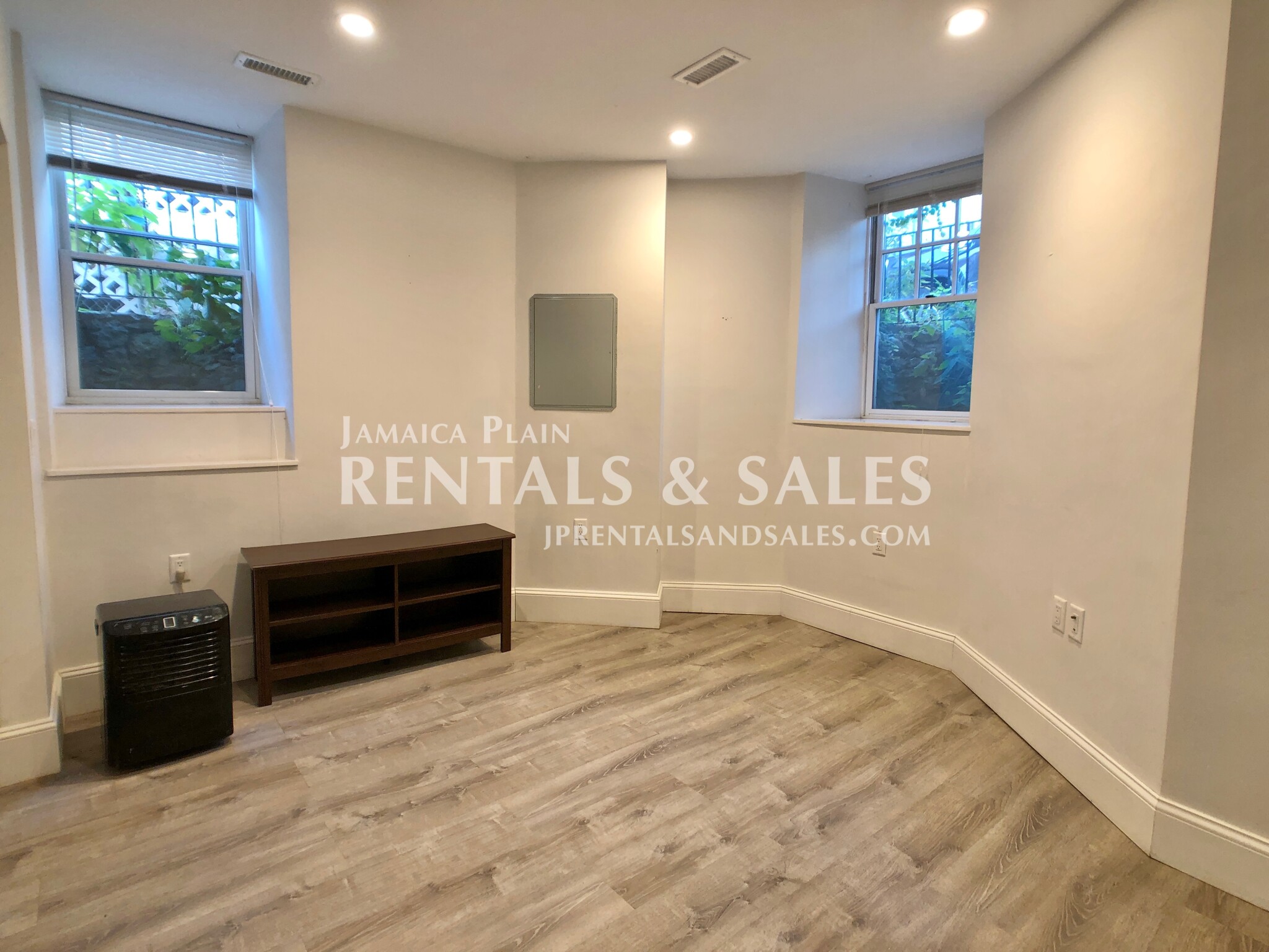 5 bed, 3.5 bath apartment for rent at 2 Buckley Ave Unit 1 CO, Jamaica Plain — photo 15 of 23