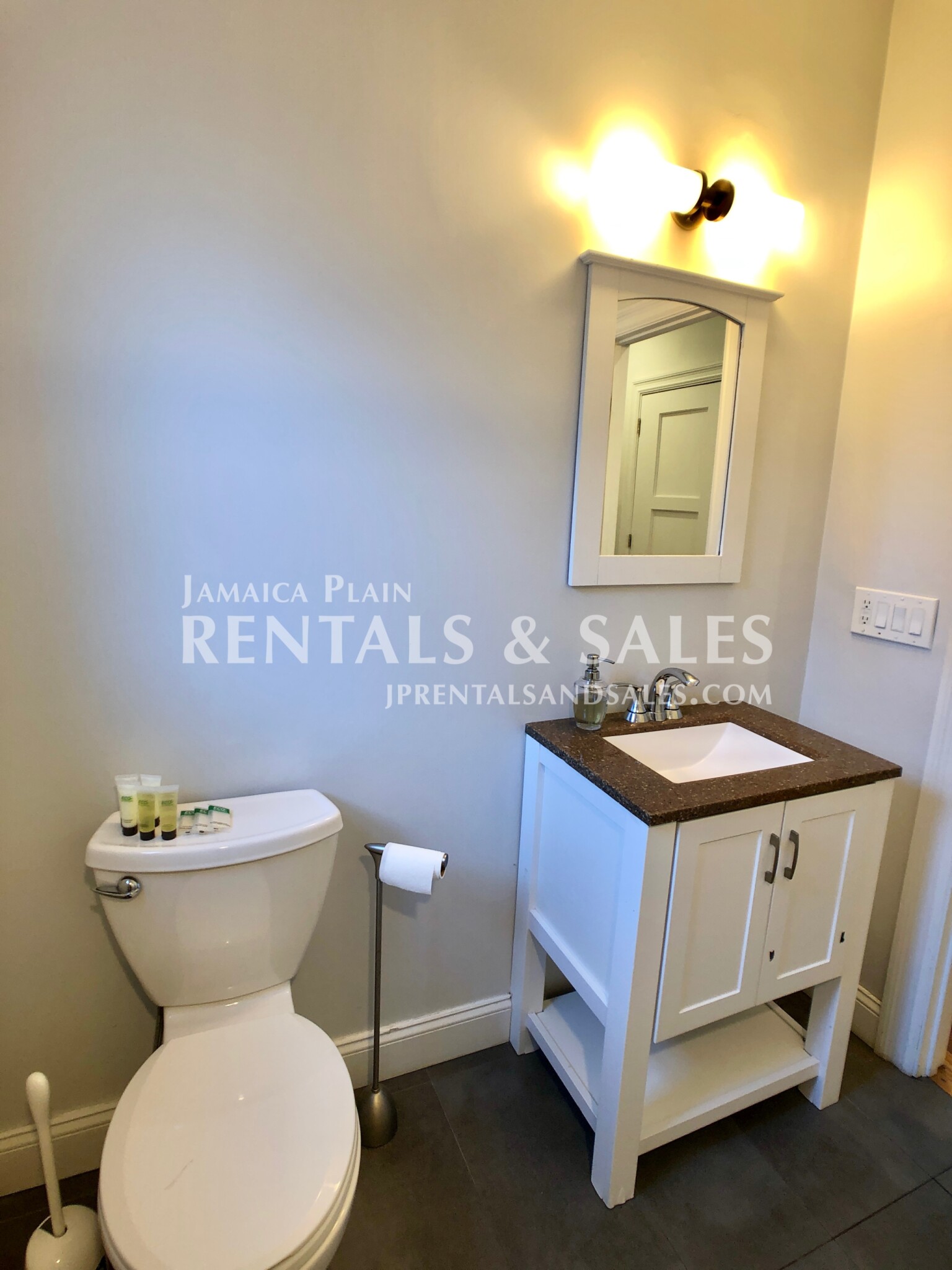 5 bed, 3.5 bath apartment for rent at 2 Buckley Ave Unit 1 CO, Jamaica Plain — photo 18 of 23