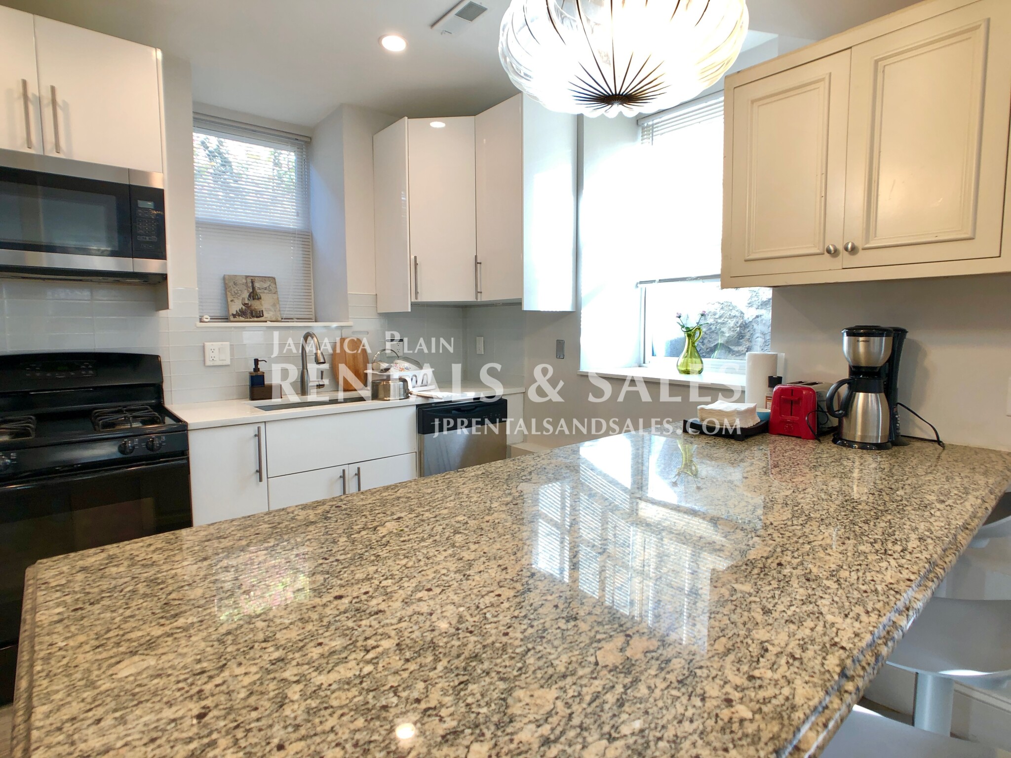 5 bed, 3.5 bath apartment for rent at 2 Buckley Ave Unit 1 CO, Jamaica Plain — photo 3 of 23