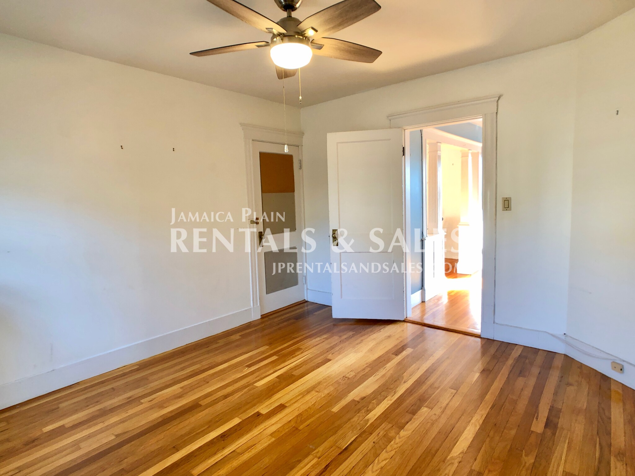 32 Saint Rose St, Jamaica Plain