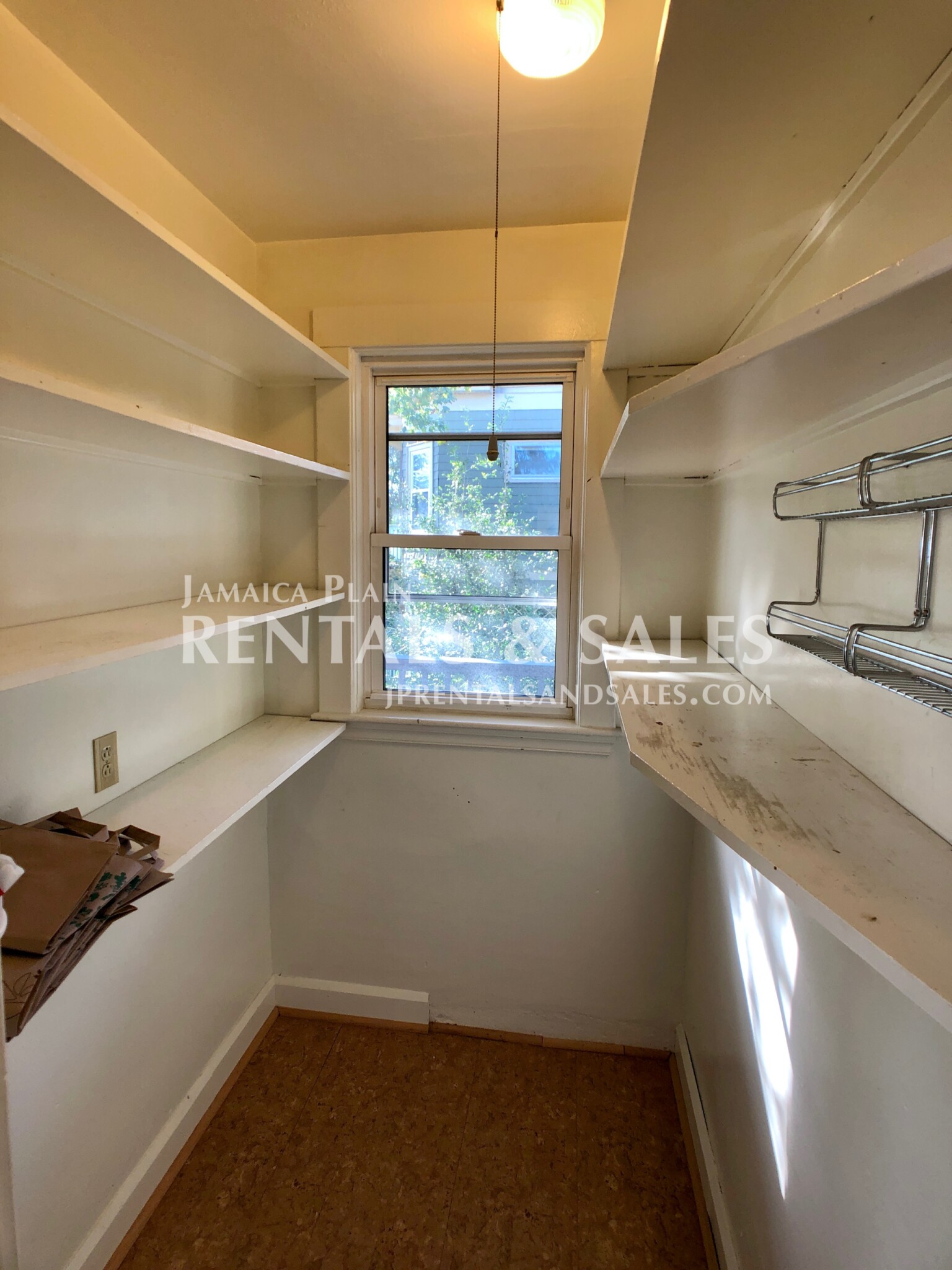 32 Saint Rose St, Jamaica Plain