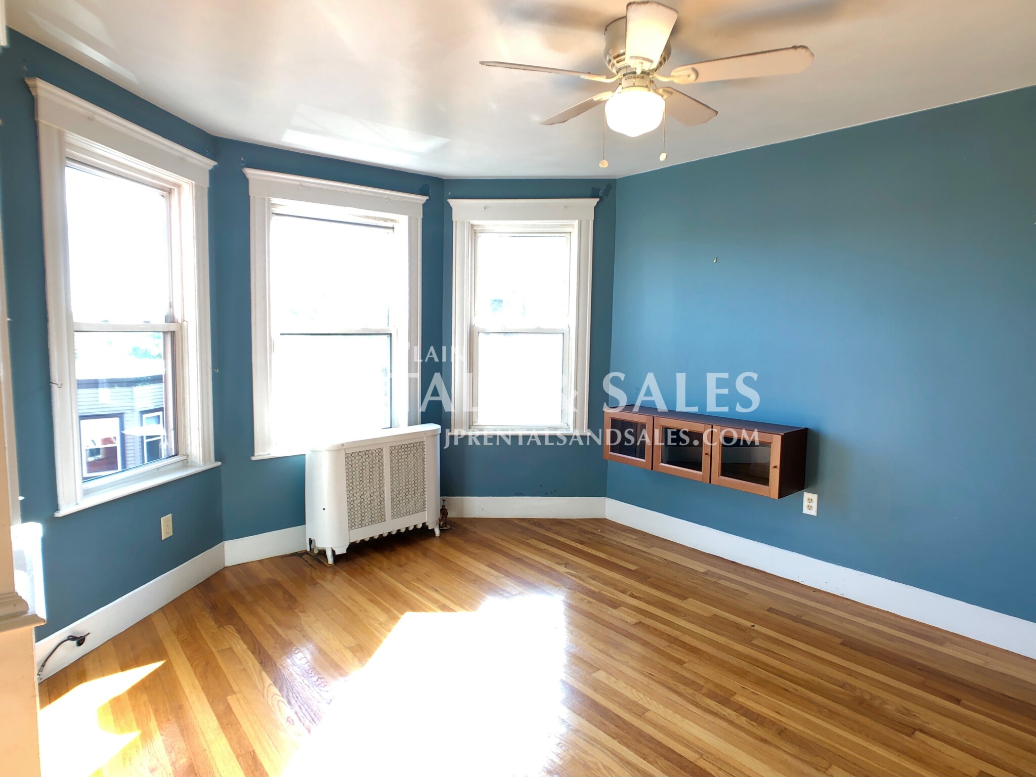 32 Saint Rose St, Jamaica Plain