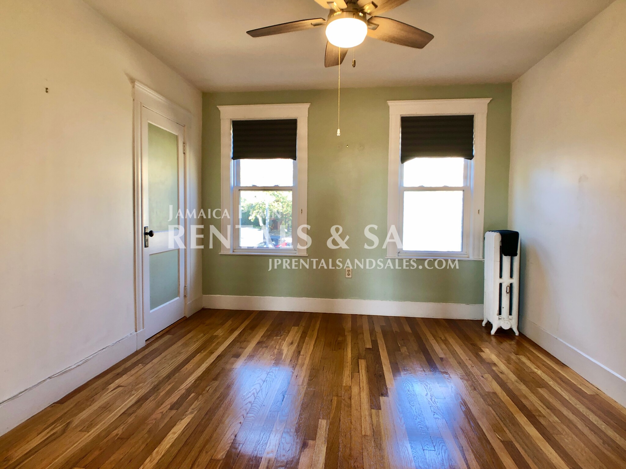 32 Saint Rose St, Jamaica Plain