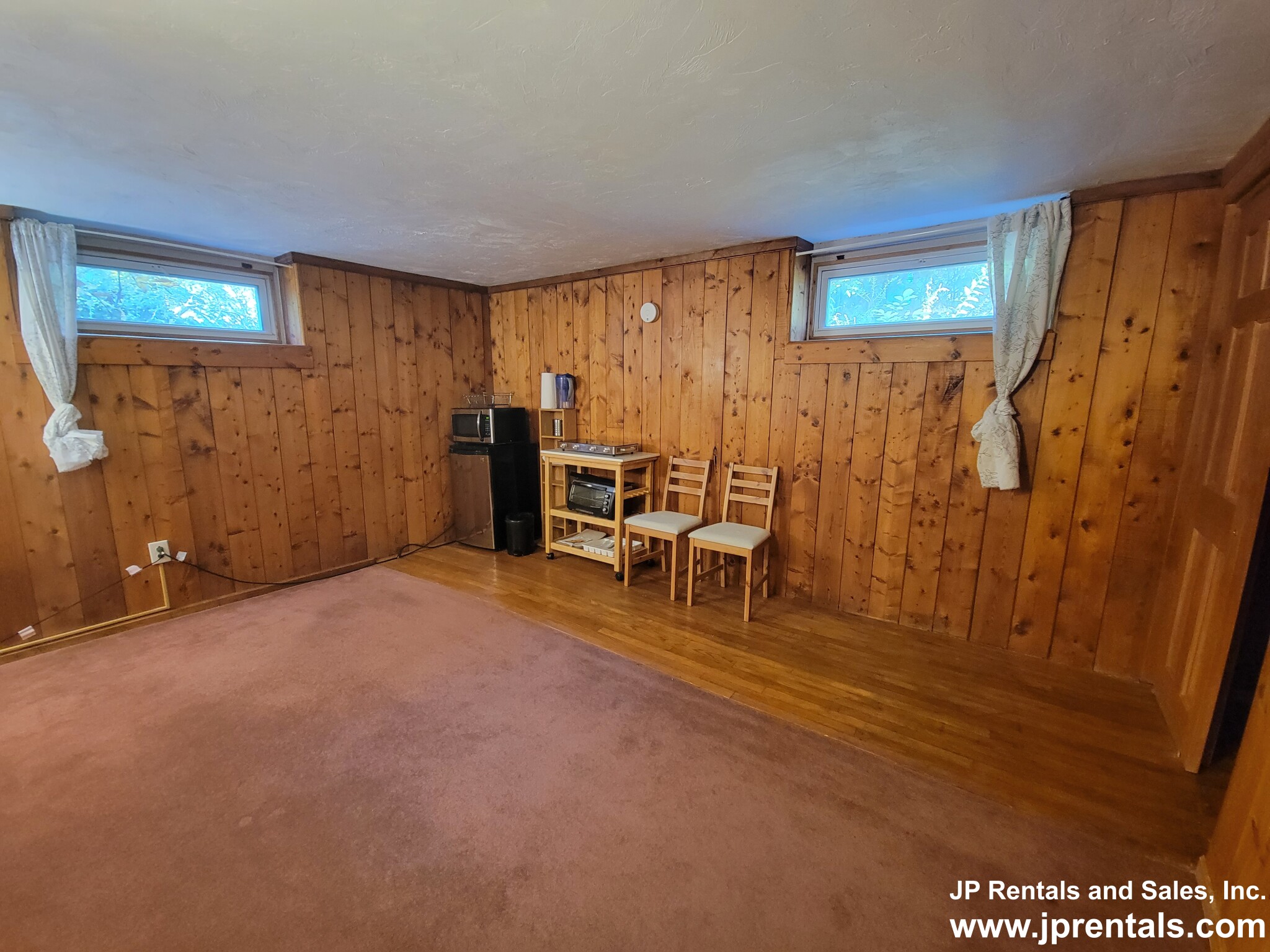 Studio bed, 1 bath apartment for rent at 397 Vfw Pkwy Unit 1, Brookline