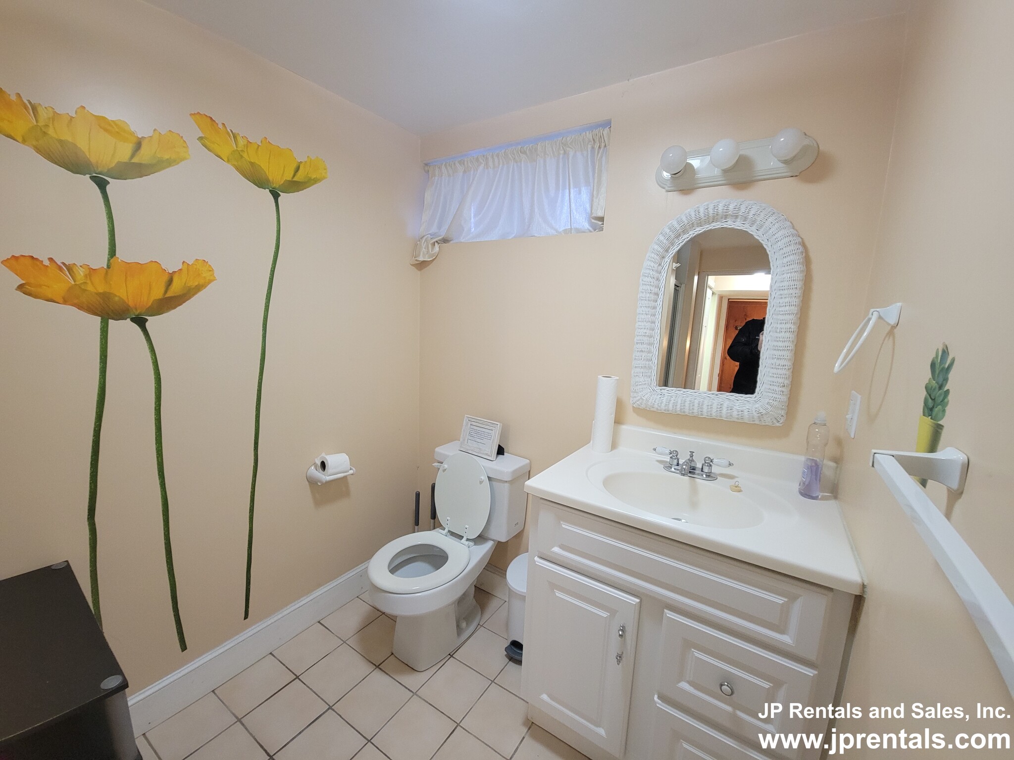 Studio bed, 1 bath apartment for rent at 397 Vfw Pkwy Unit 1, Brookline — photo 8 of 10