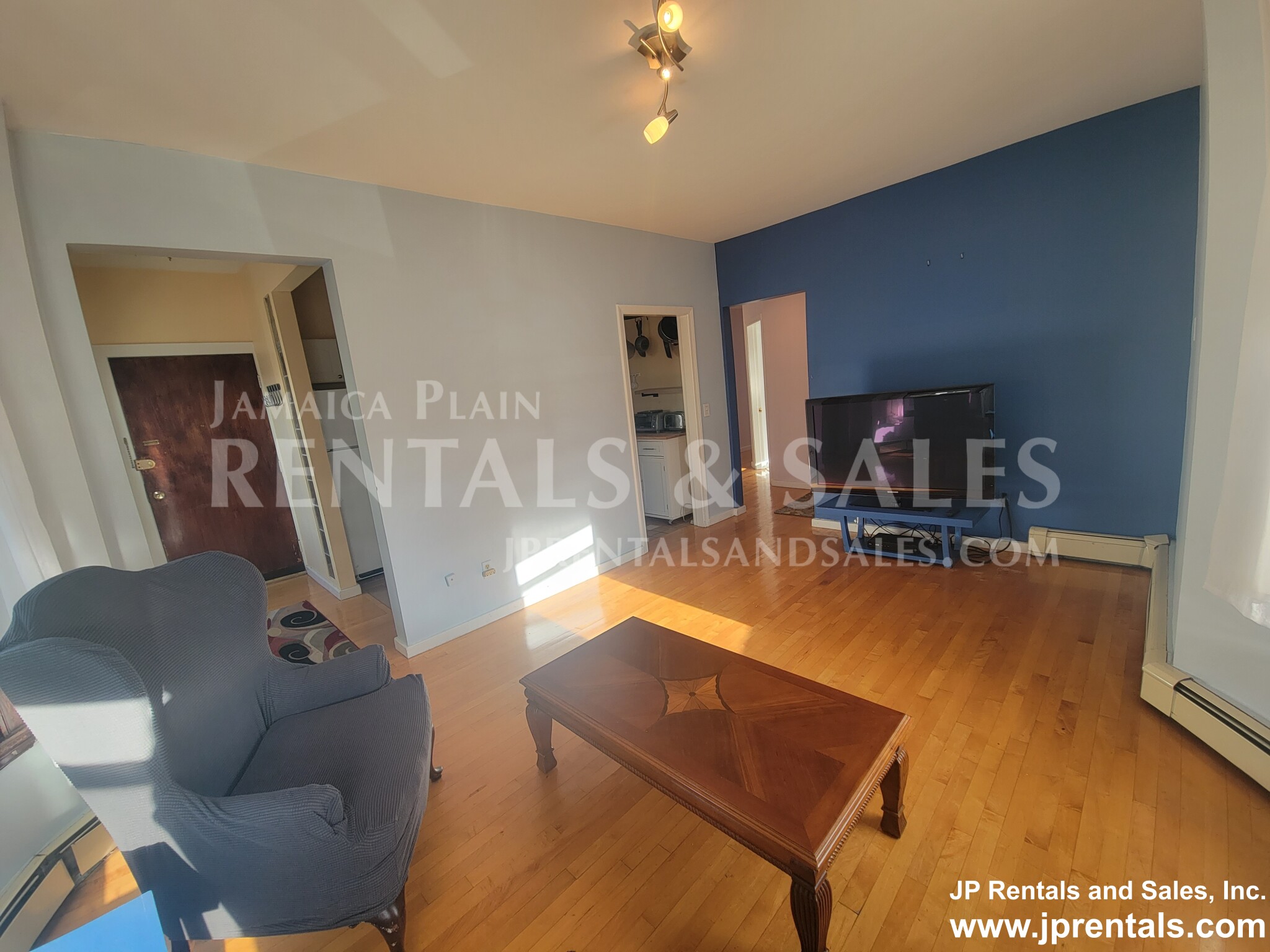 2 bed, 1 bath apartment for rent at 456 Centre St Unit 2 CO, Jamaica Plain — photo 3 of 12