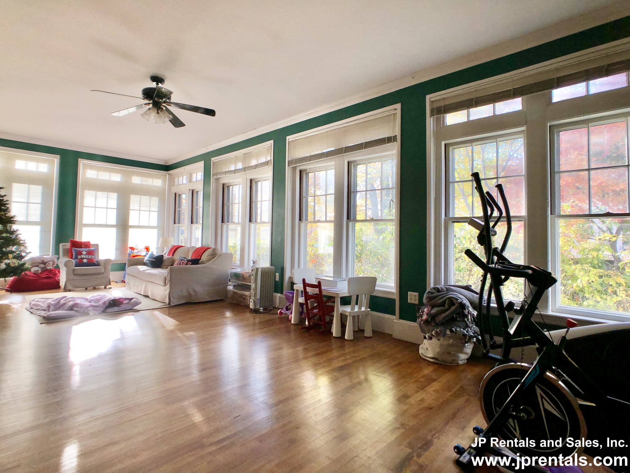 4 bed, 3.5 bath apartment for rent at 49 Pond St Unit 1 CO, Jamaica Plain — photo 4 of 36