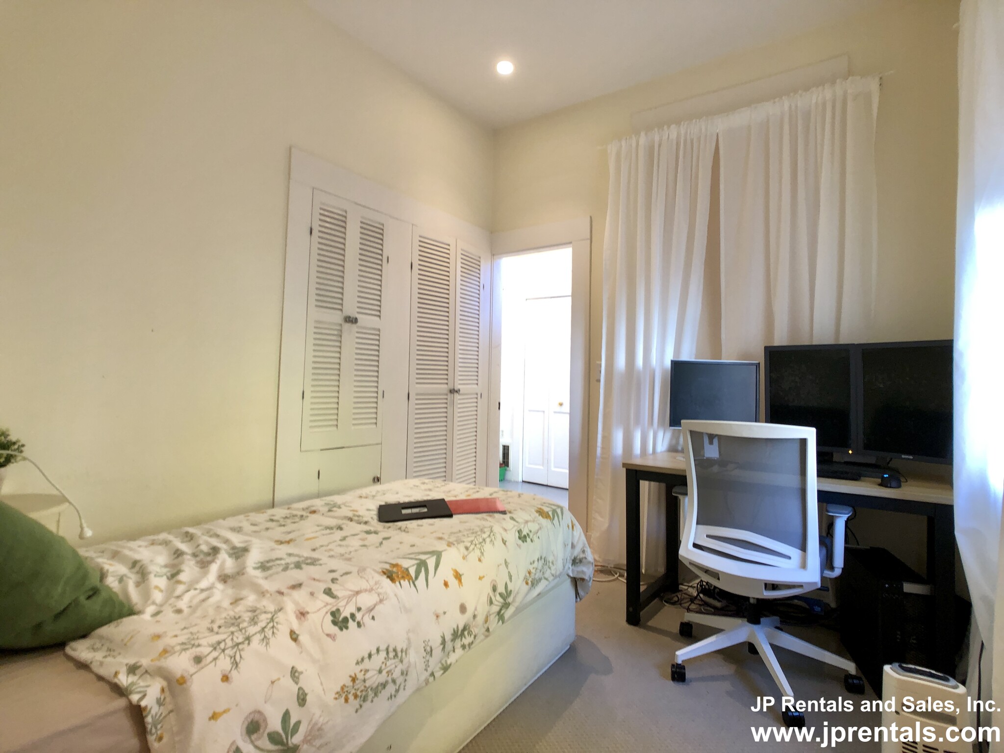 4 bed, 3.5 bath apartment for rent at 49 Pond St Unit 1 CO, Jamaica Plain — photo 16 of 36