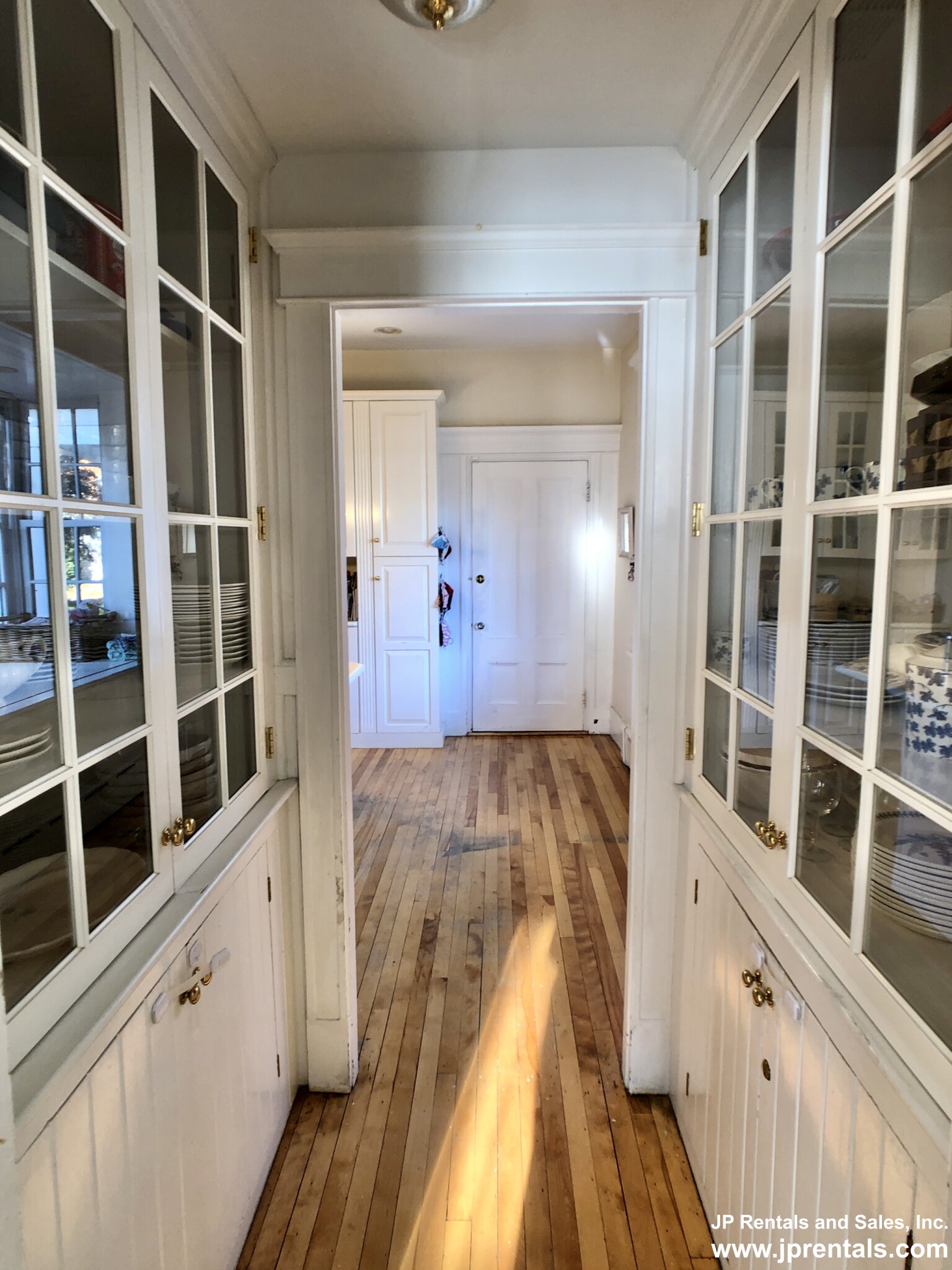 4 bed, 3.5 bath apartment for rent at 49 Pond St Unit 1 CO, Jamaica Plain — photo 9 of 36