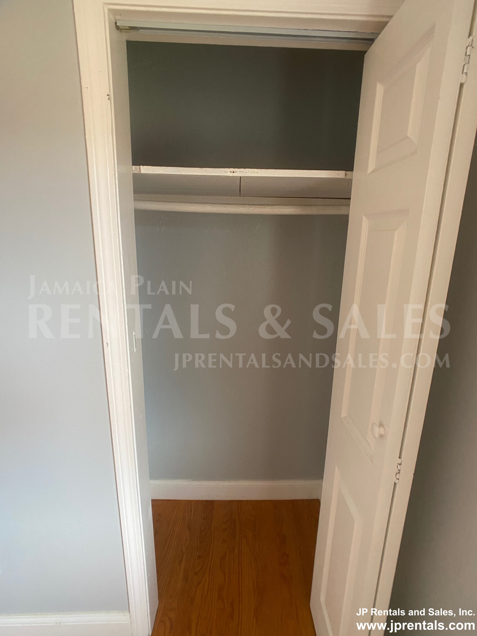 4 bed, 2.5 bath apartment for rent at 106 Montebello Rd, Jamaica Plain — photo 19 of 23