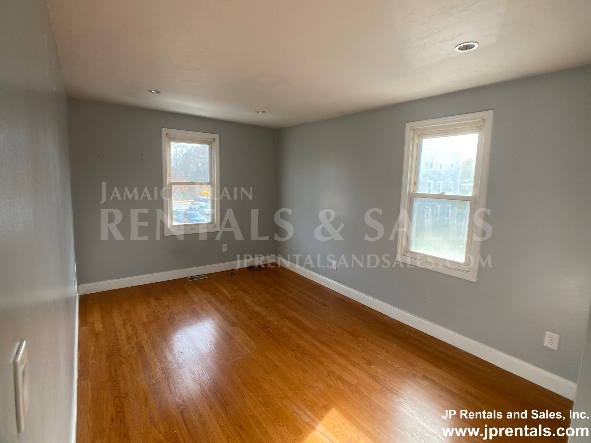 4 bed, 2.5 bath apartment for rent at 106 Montebello Rd, Jamaica Plain — photo 12 of 23