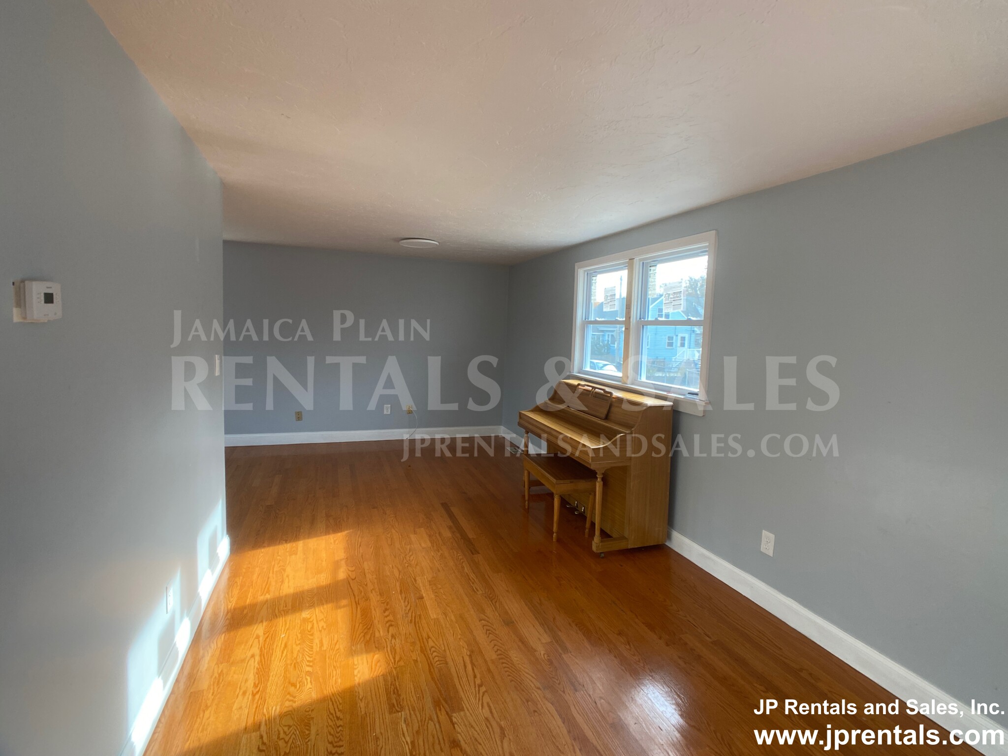 4 bed, 2.5 bath apartment for rent at 106 Montebello Rd, Jamaica Plain — photo 4 of 23