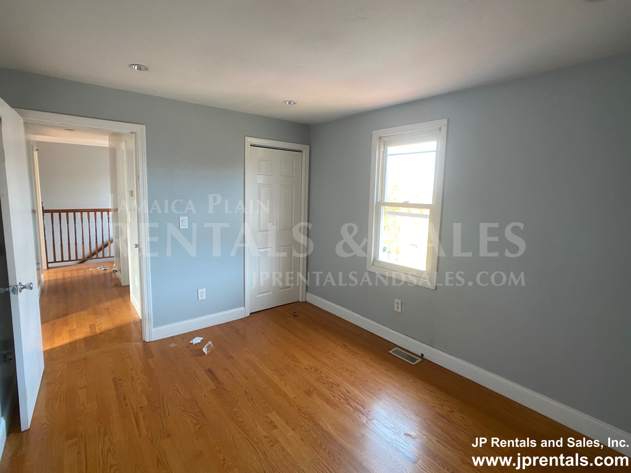4 bed, 2.5 bath apartment for rent at 106 Montebello Rd, Jamaica Plain — photo 18 of 23