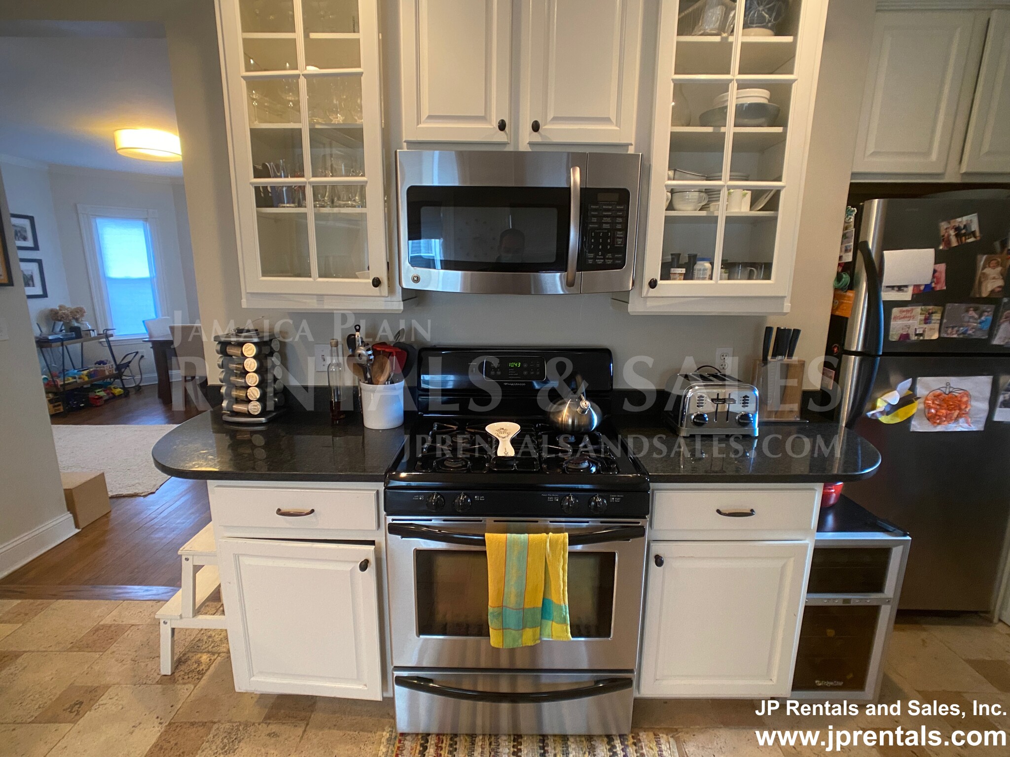 2 bed, 1 bath apartment for rent at 47 Sedgwick St Unit 1, Jamaica Plain — photo 2 of 18