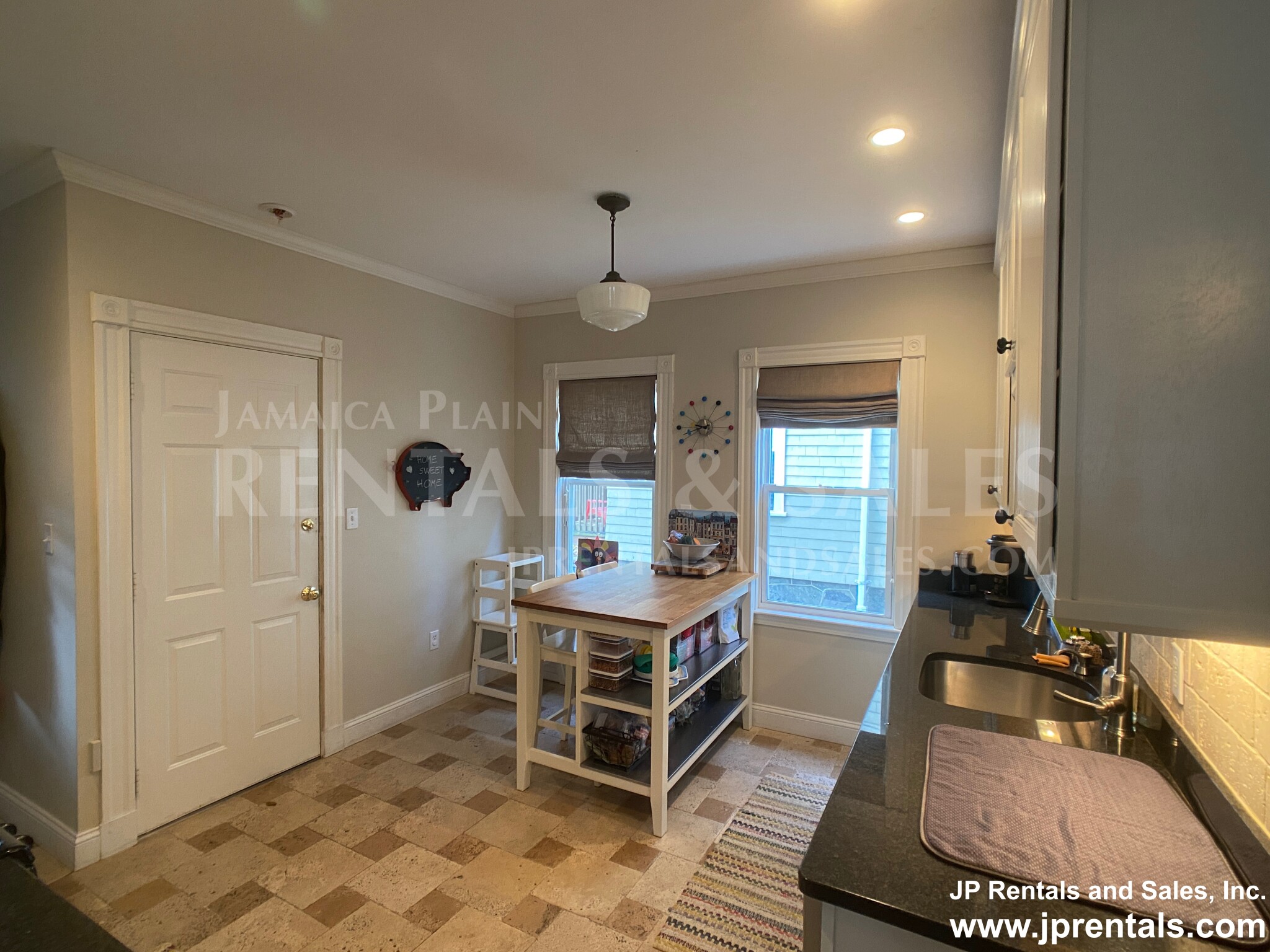 2 bed, 1 bath apartment for rent at 47 Sedgwick St Unit 1, Jamaica Plain — photo 3 of 18