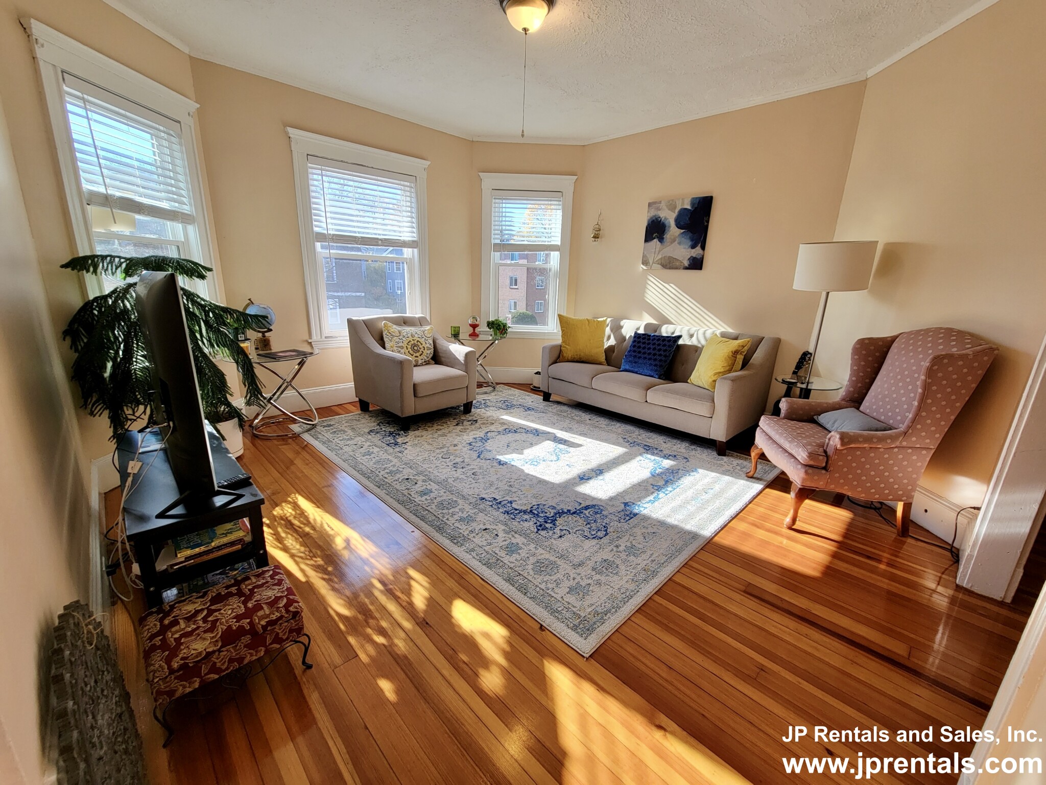 3 bed, 1 bath apartment for rent at 253 Belgrade Ave Unit 2, Roslindale — photo 5 of 13