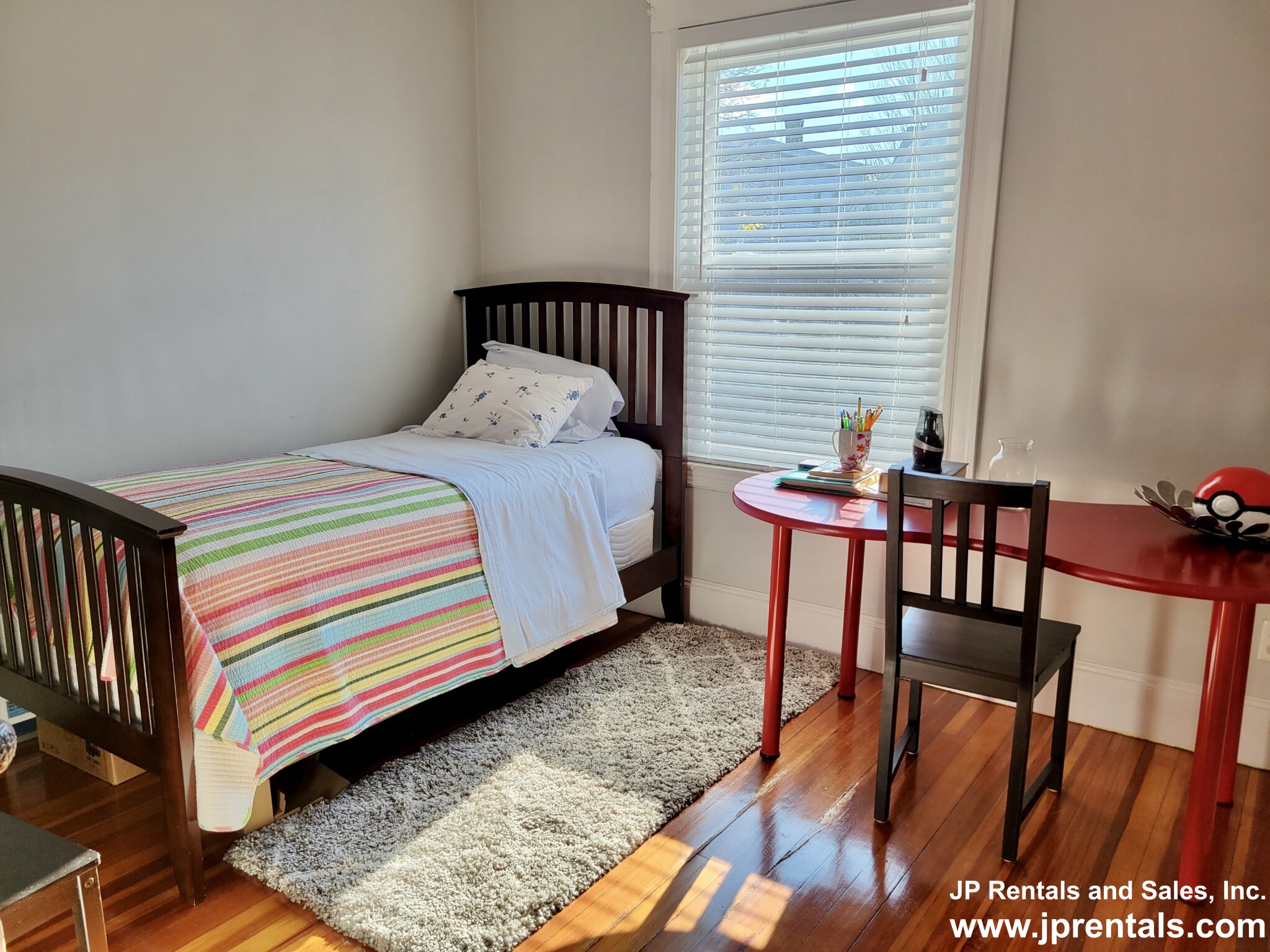 3 bed, 1 bath apartment for rent at 253 Belgrade Ave Unit 2, Roslindale — photo 12 of 13