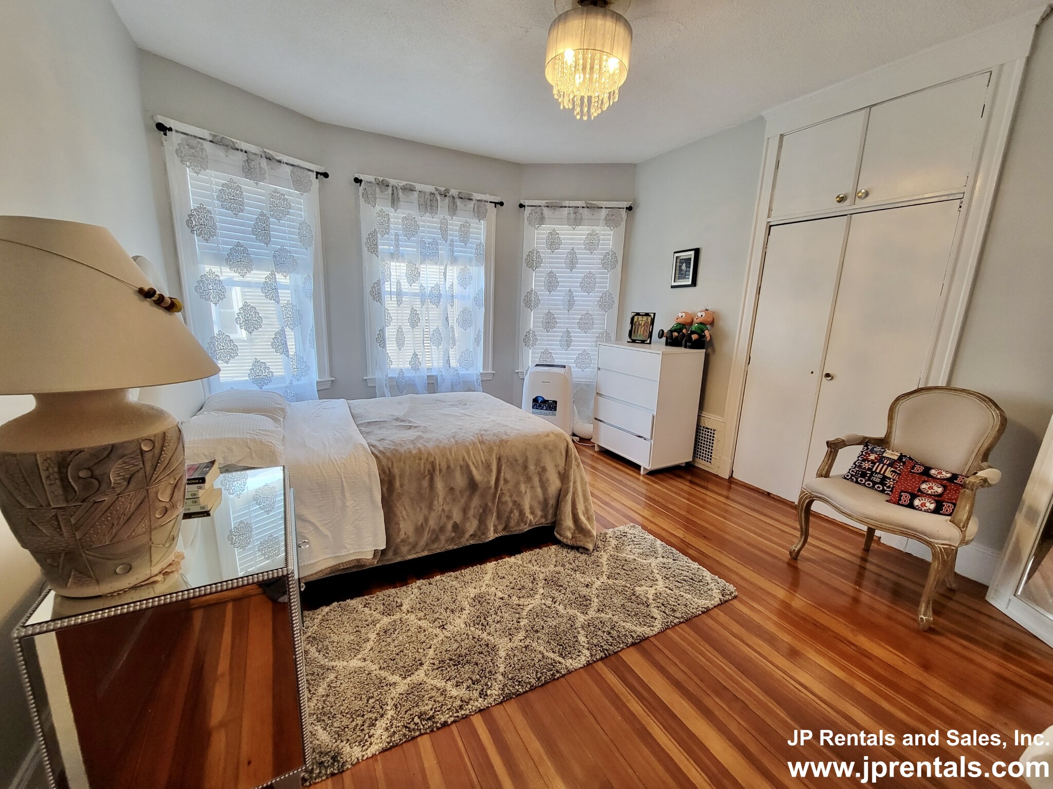 3 bed, 1 bath apartment for rent at 253 Belgrade Ave Unit 2, Roslindale — photo 9 of 13
