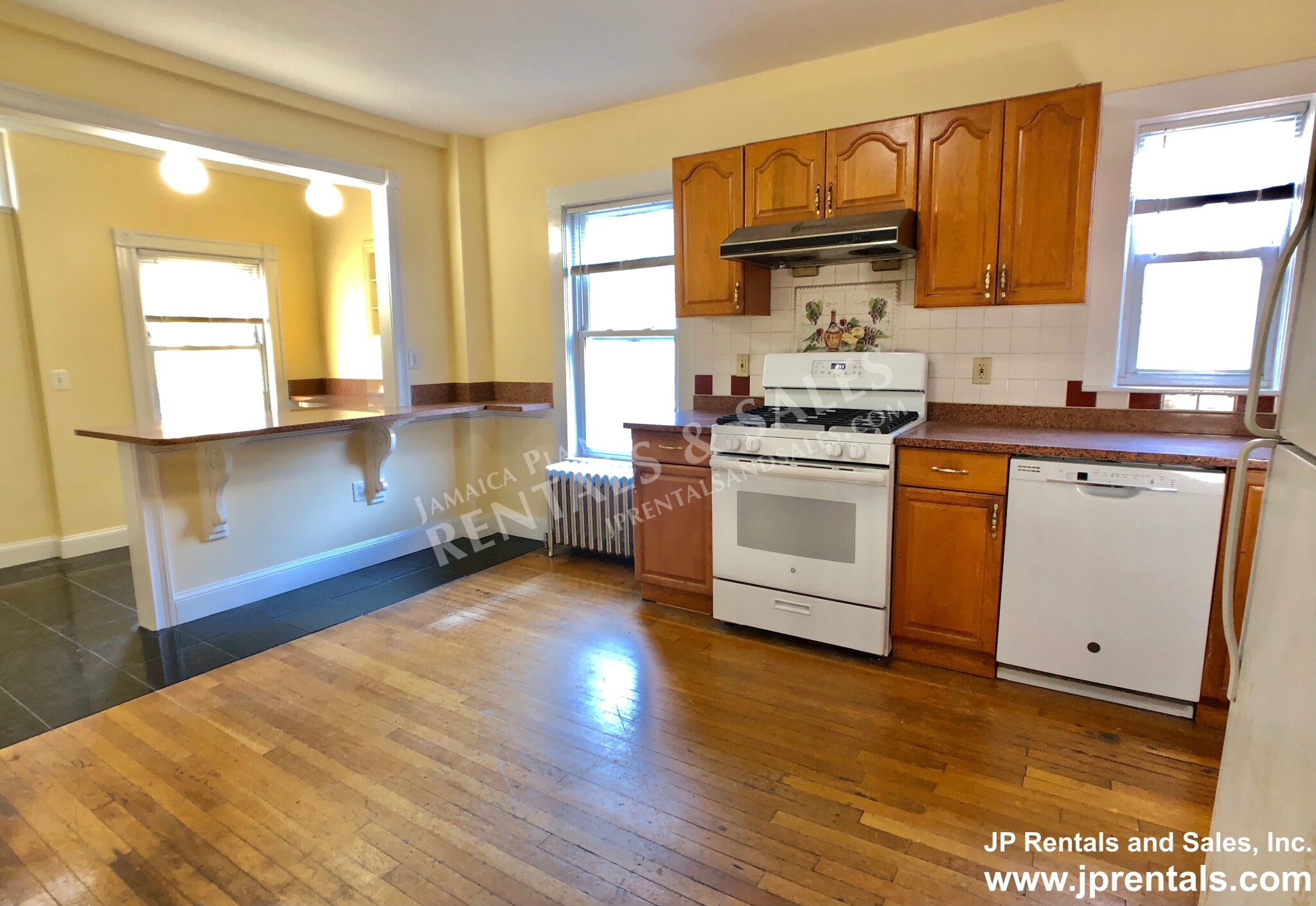 2 bed, 1 bath apartment for rent at 68 Brookside Ave Unit 1, Jamaica Plain — photo 3 of 13