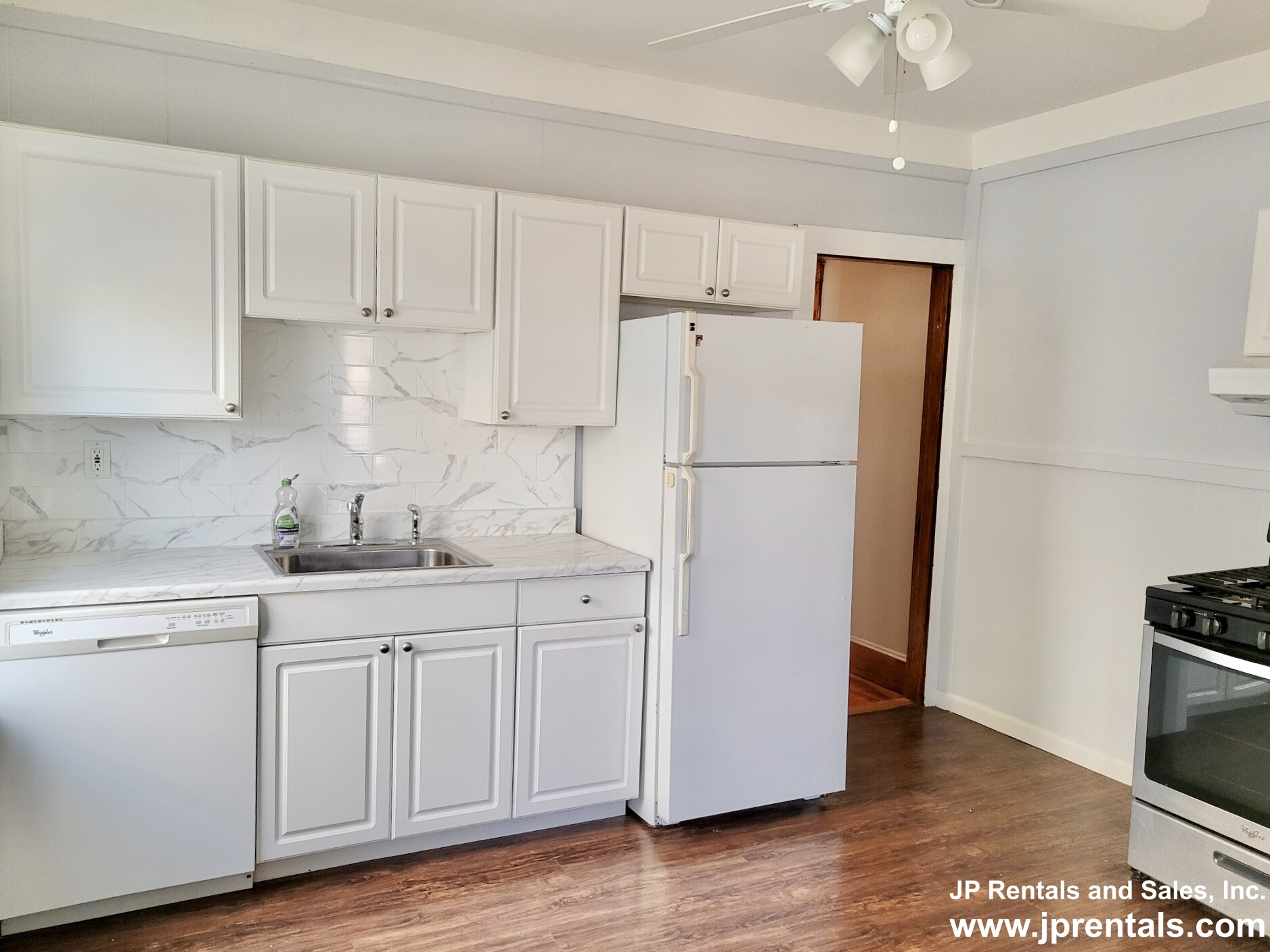 3 bed, 1 bath apartment for rent at 253 Belgrade Ave Unit 2, Roslindale — photo 3 of 13