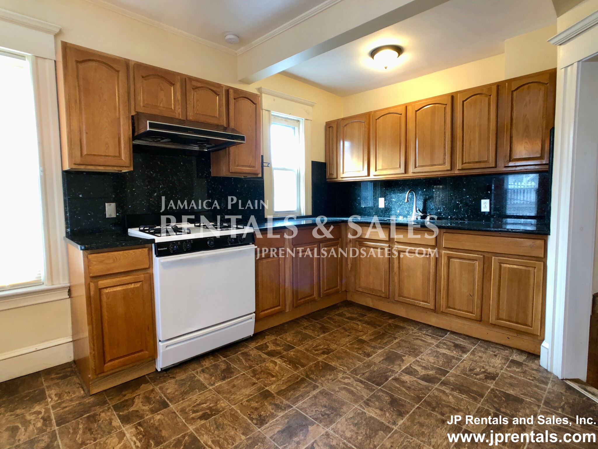 2 bed, 1 bath apartment for rent at 68 Brookside Ave Unit 2 CO, Jamaica Plain — photo 3 of 15