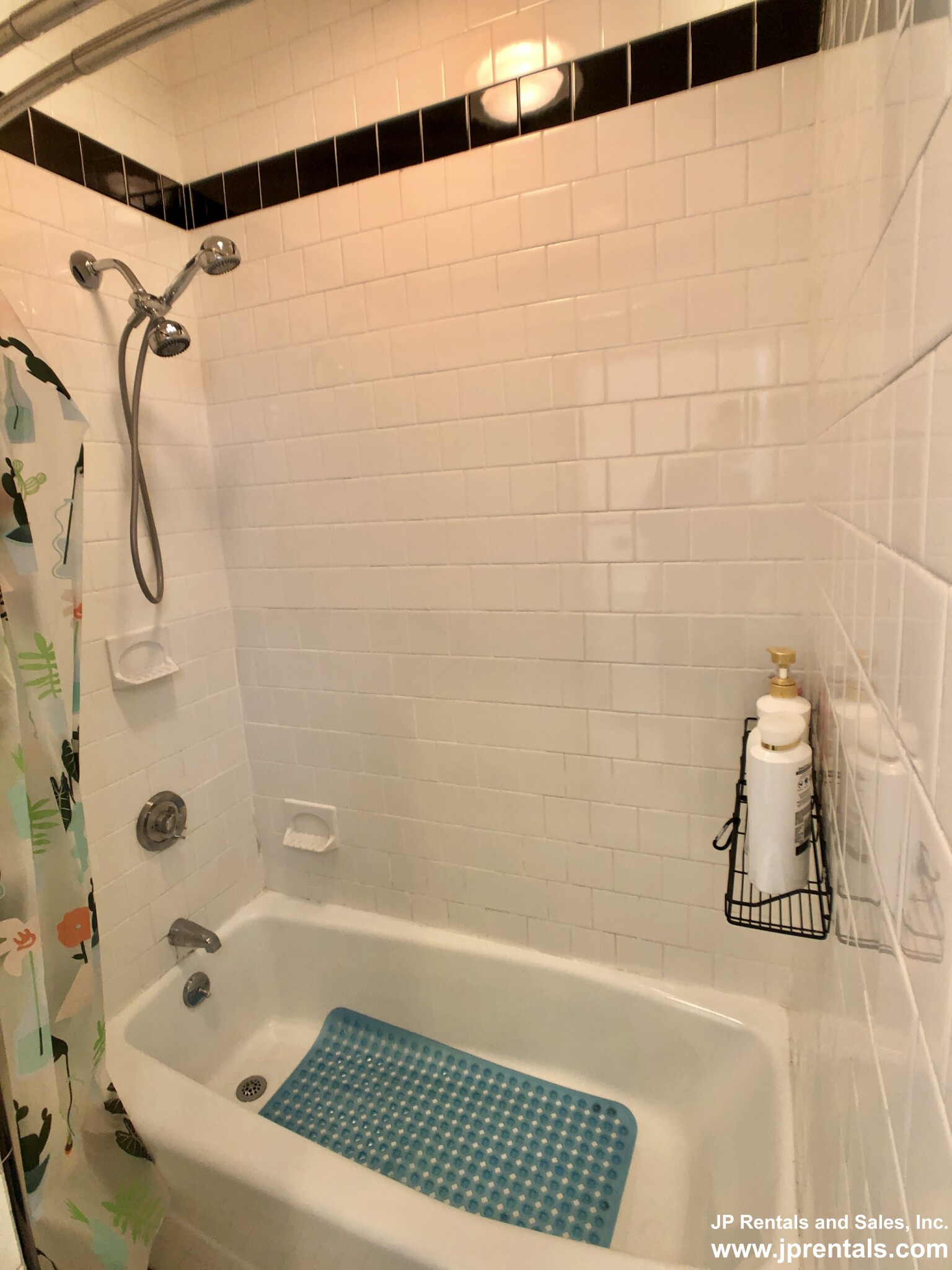 2 bed, 1 bath apartment for rent at 41 Pond St Unit 1, Jamaica Plain — photo 10 of 17
