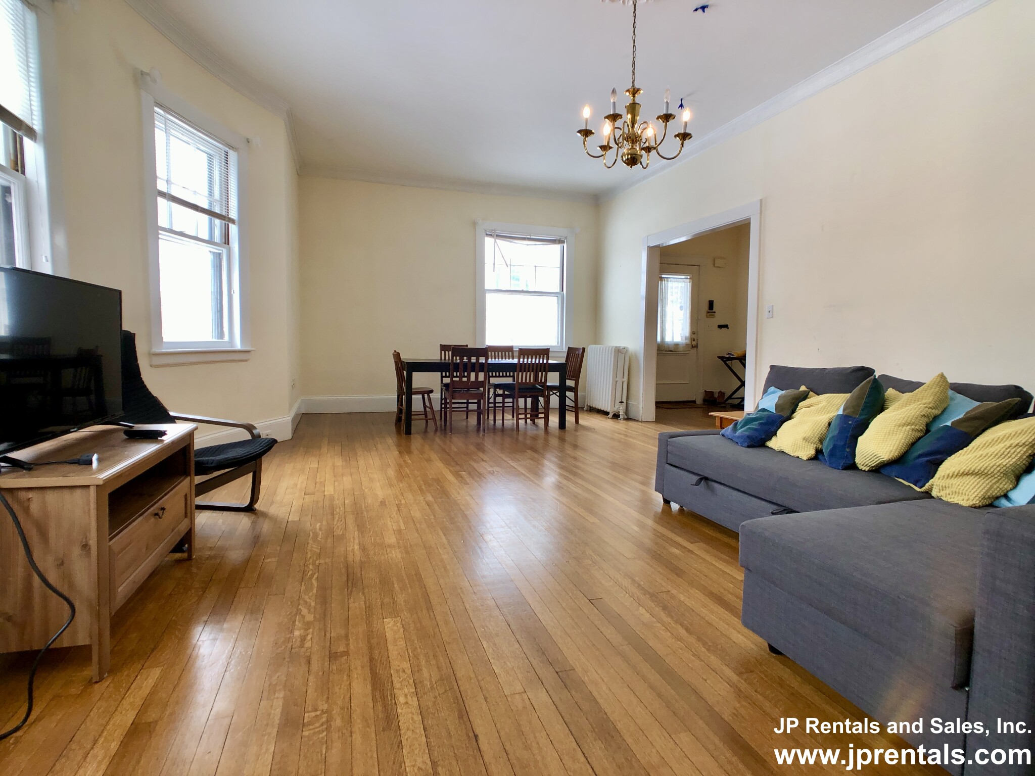 2 bed, 1 bath apartment for rent at 41 Pond St Unit 1, Jamaica Plain
