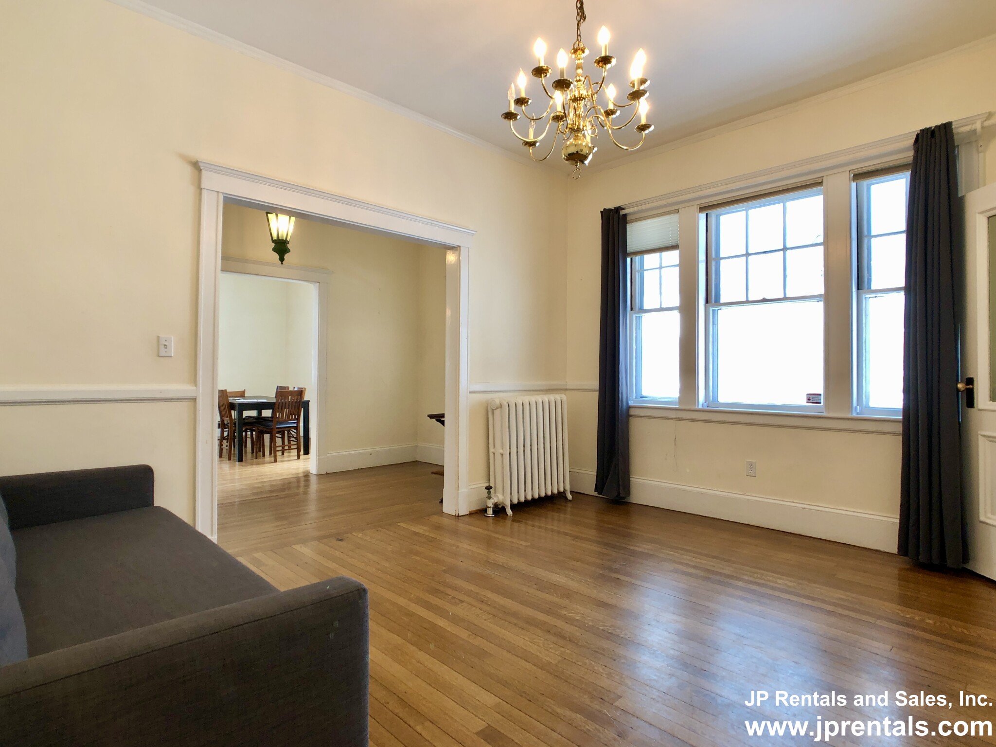 2 bed, 1 bath apartment for rent at 41 Pond St Unit 1, Jamaica Plain — photo 5 of 17