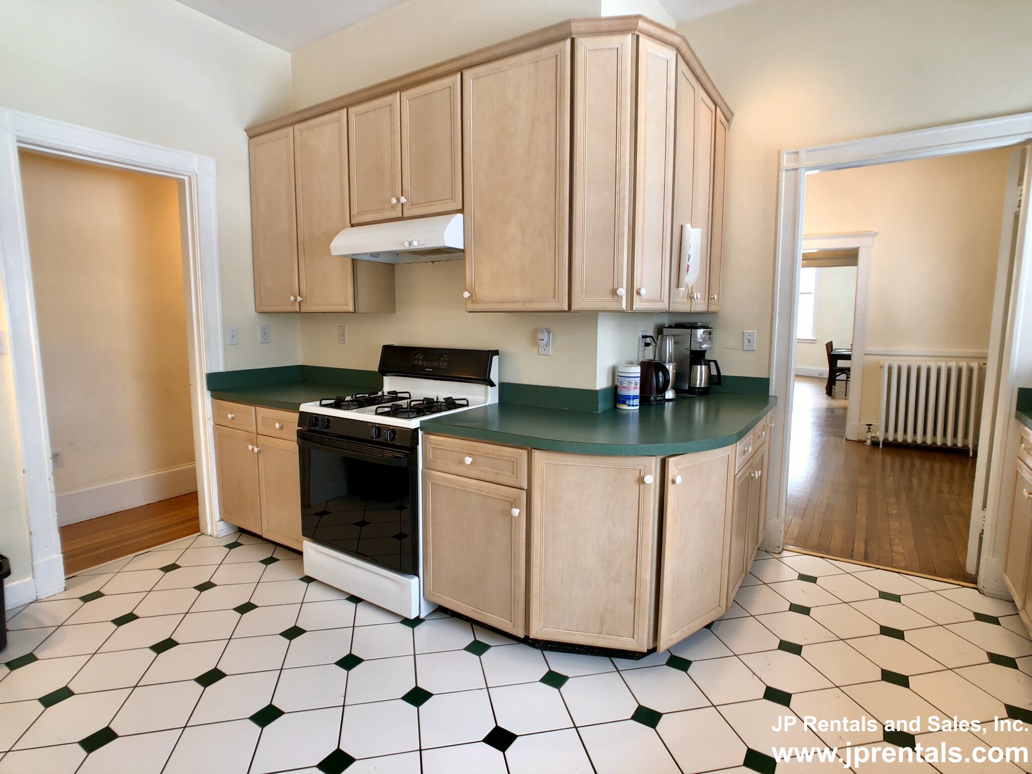 2 bed, 1 bath apartment for rent at 41 Pond St Unit 1, Jamaica Plain — photo 6 of 17