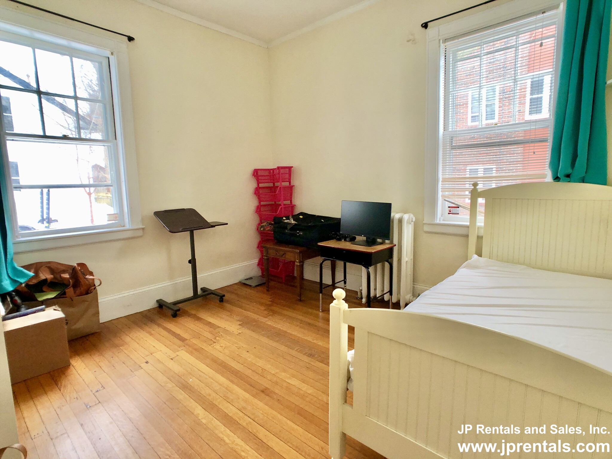 2 bed, 1 bath apartment for rent at 41 Pond St Unit 1, Jamaica Plain — photo 11 of 17