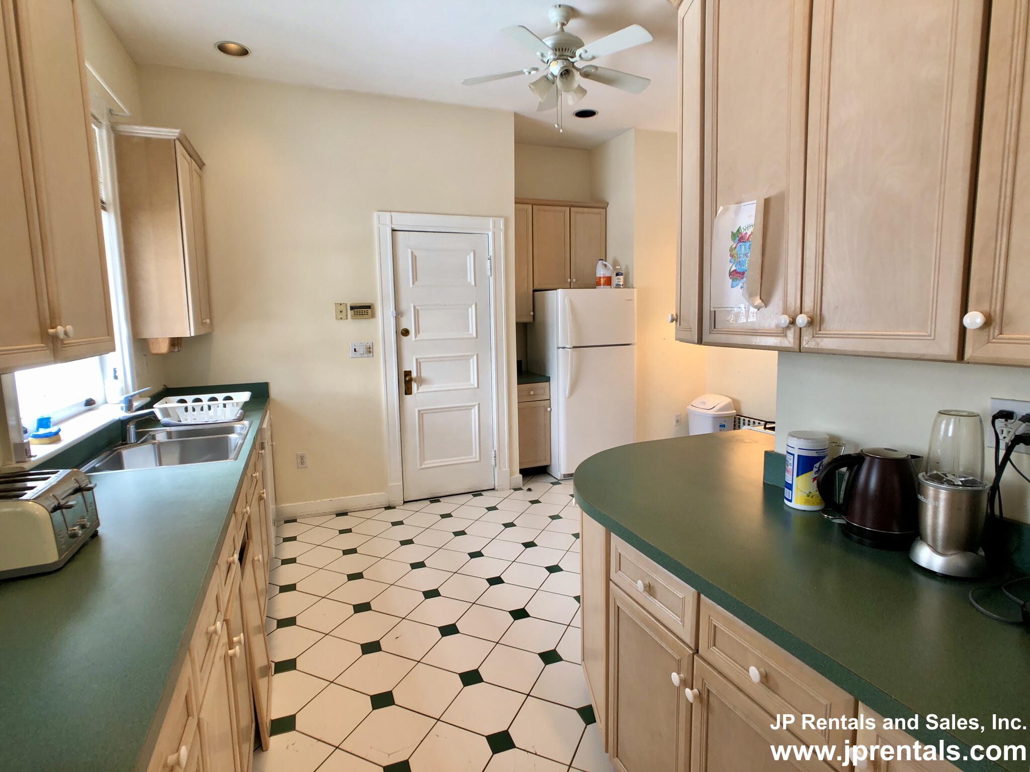 2 bed, 1 bath apartment for rent at 41 Pond St Unit 1, Jamaica Plain — photo 8 of 17