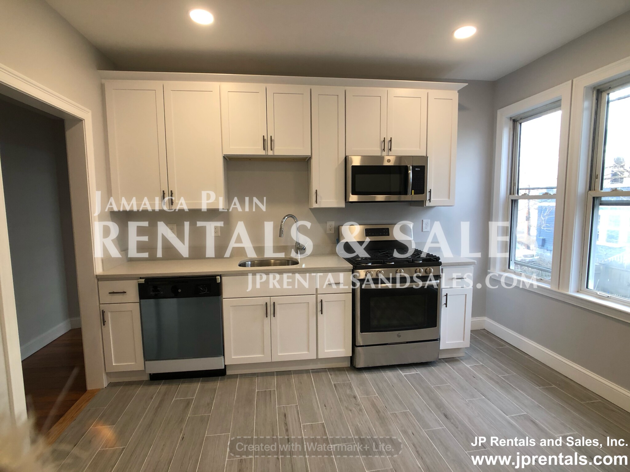 48 Green St, Jamaica Plain