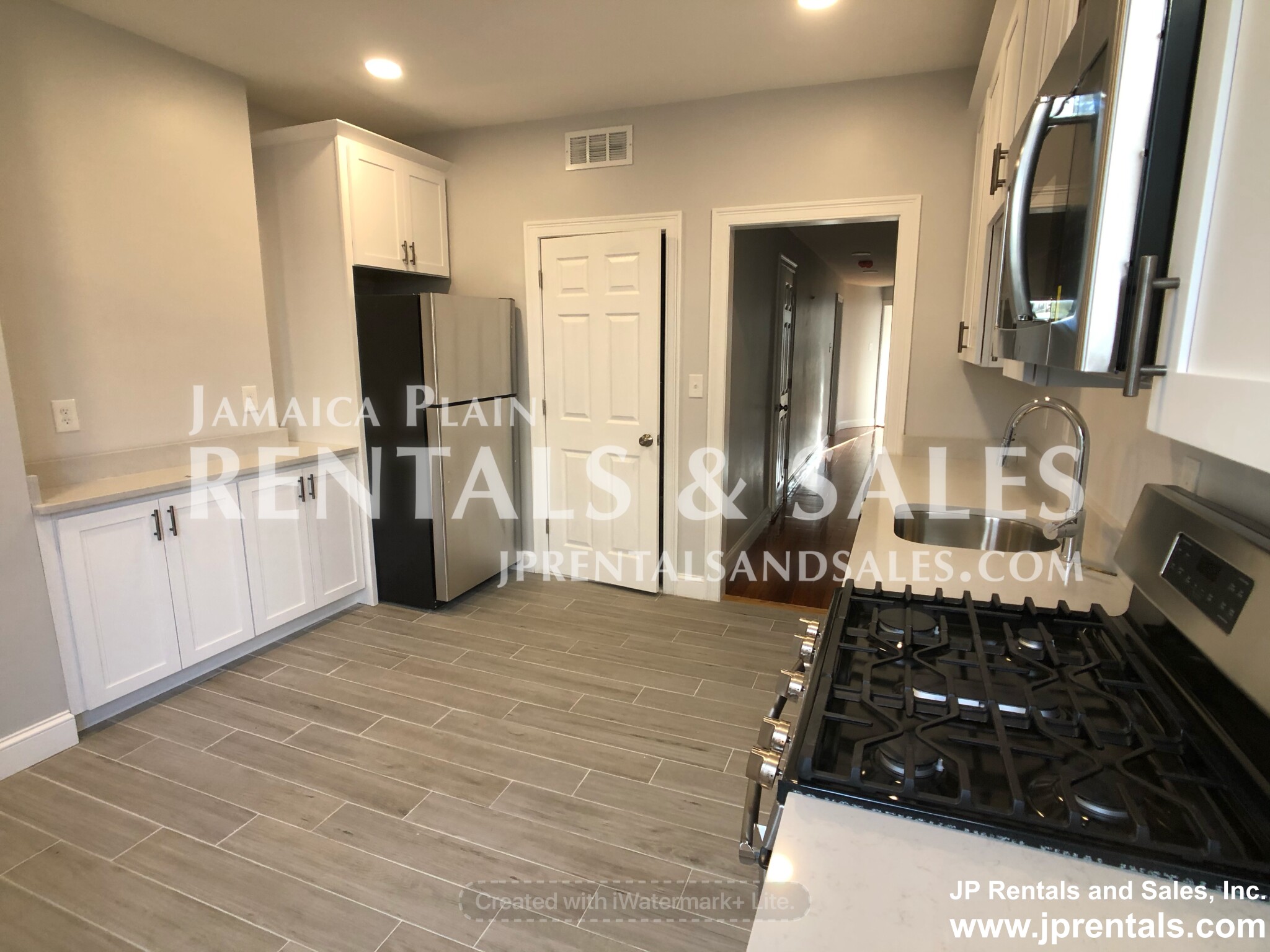 48 Green St, Jamaica Plain