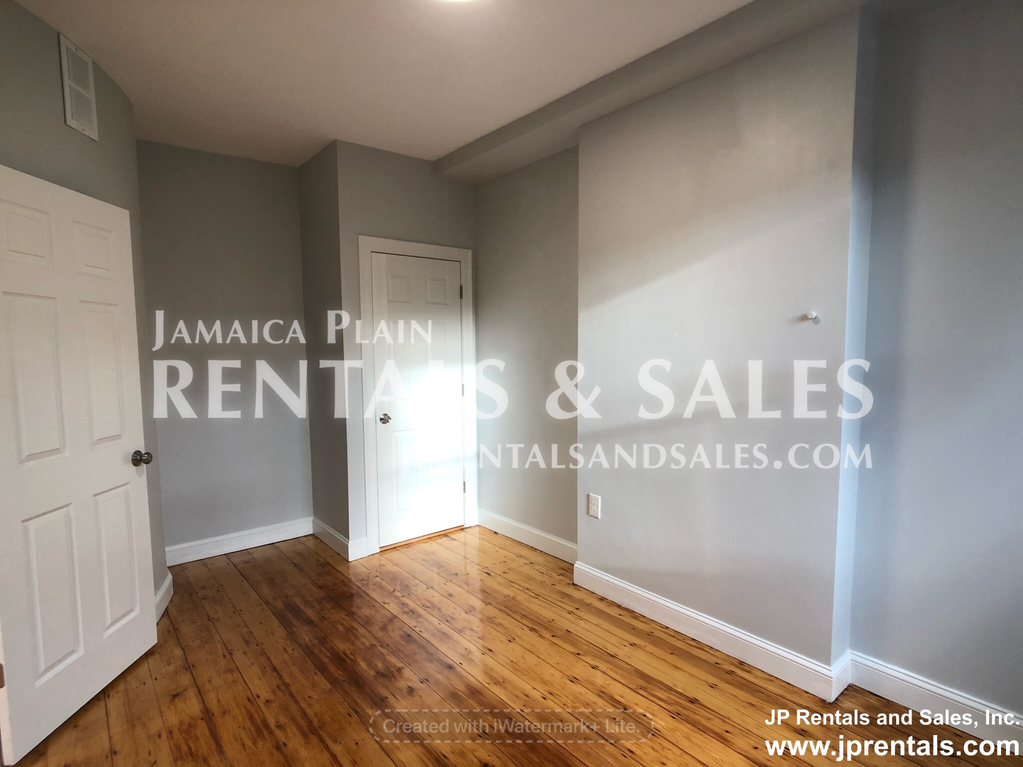 48 Green St, Jamaica Plain