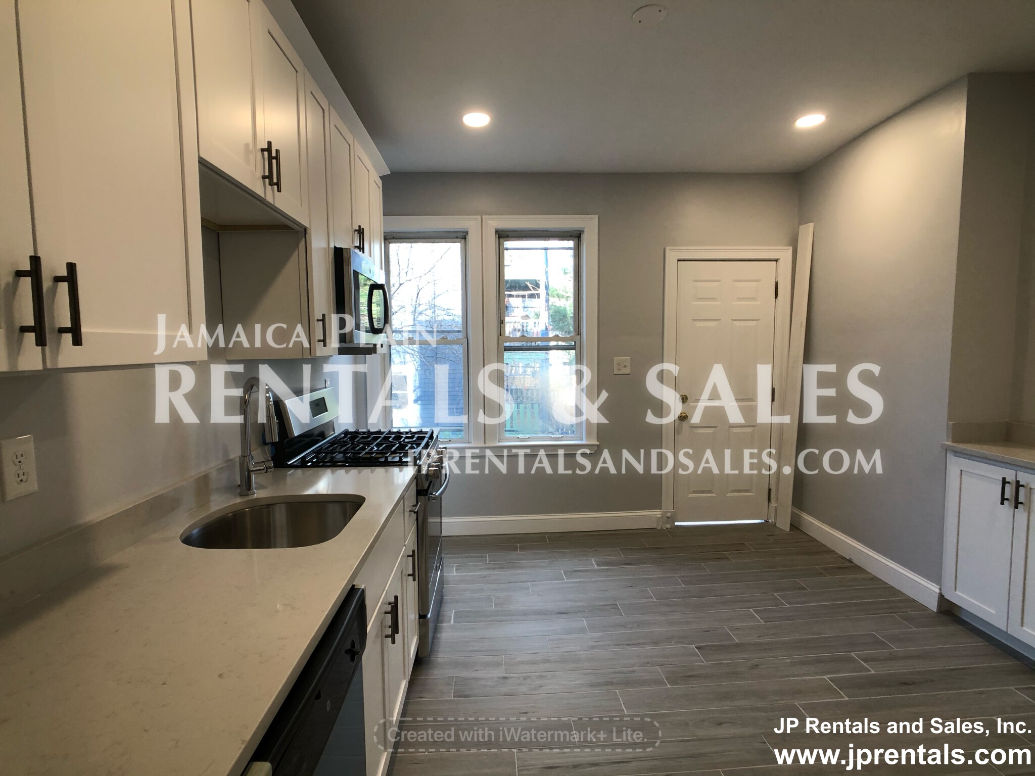 48 Green St, Jamaica Plain