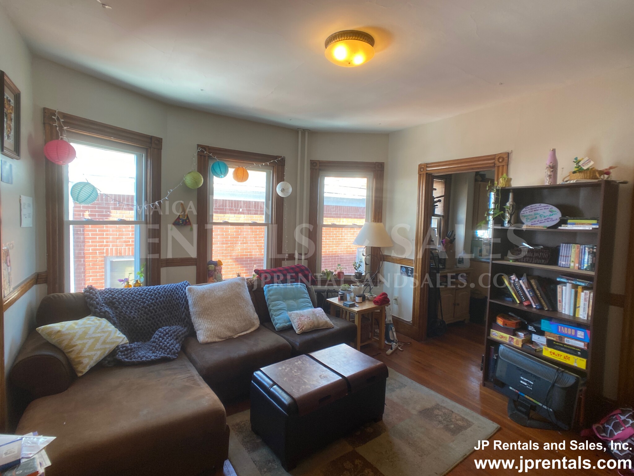 40 Weld Hill St, Jamaica Plain