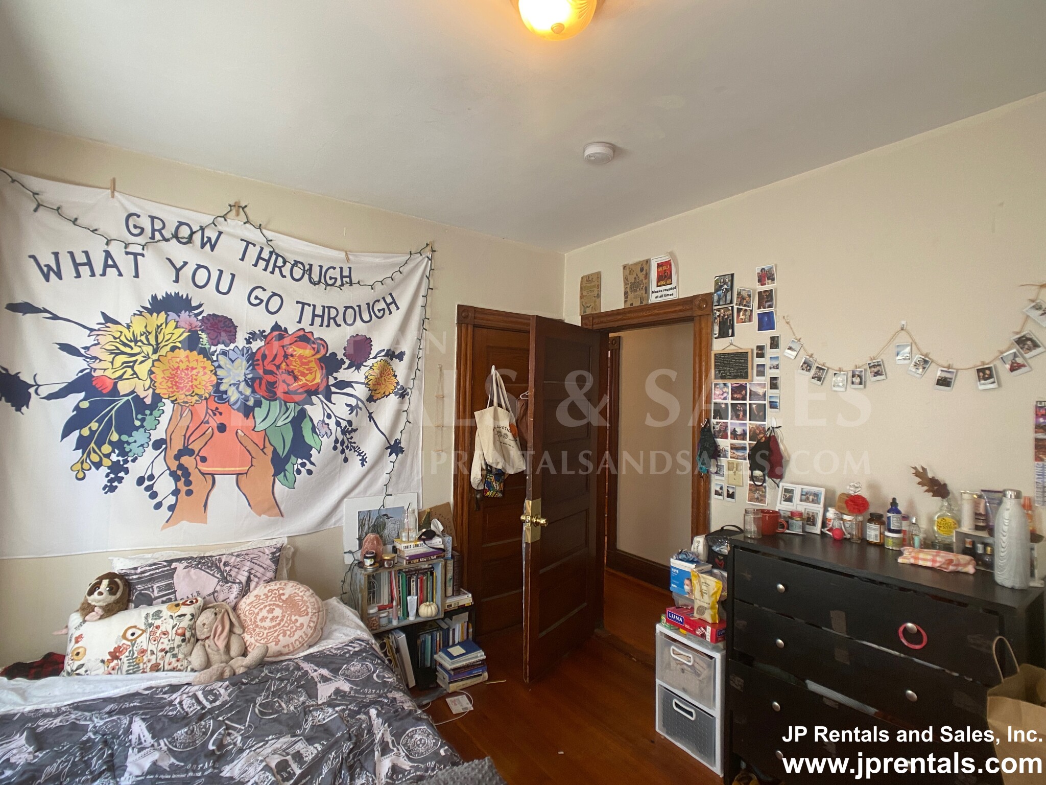 40 Weld Hill St, Jamaica Plain