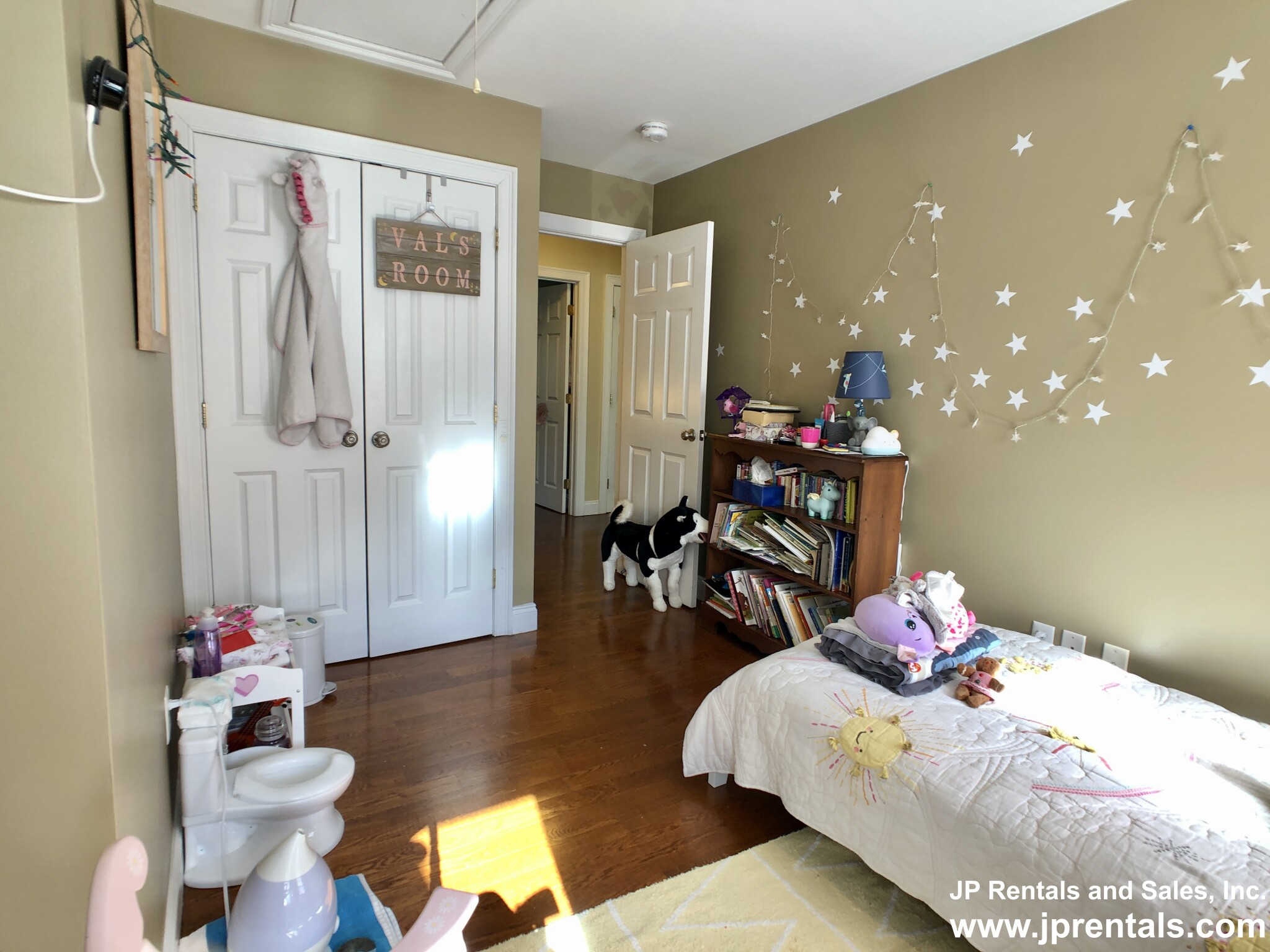 3 bed, 3.5 bath apartment for rent at 90 Glen Rd, Jamaica Plain — photo 13 of 24