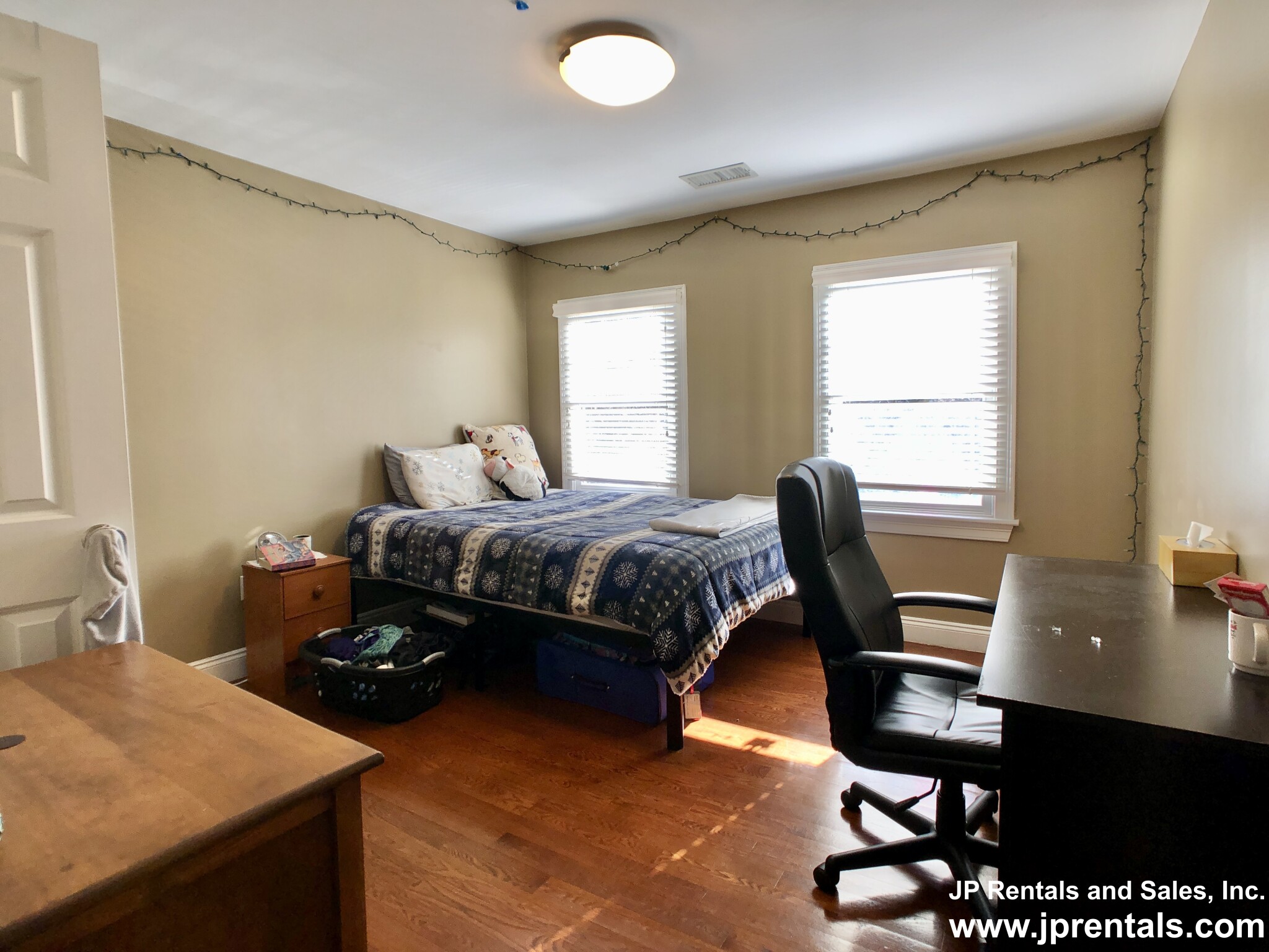 3 bed, 3.5 bath apartment for rent at 90 Glen Rd, Jamaica Plain — photo 14 of 24
