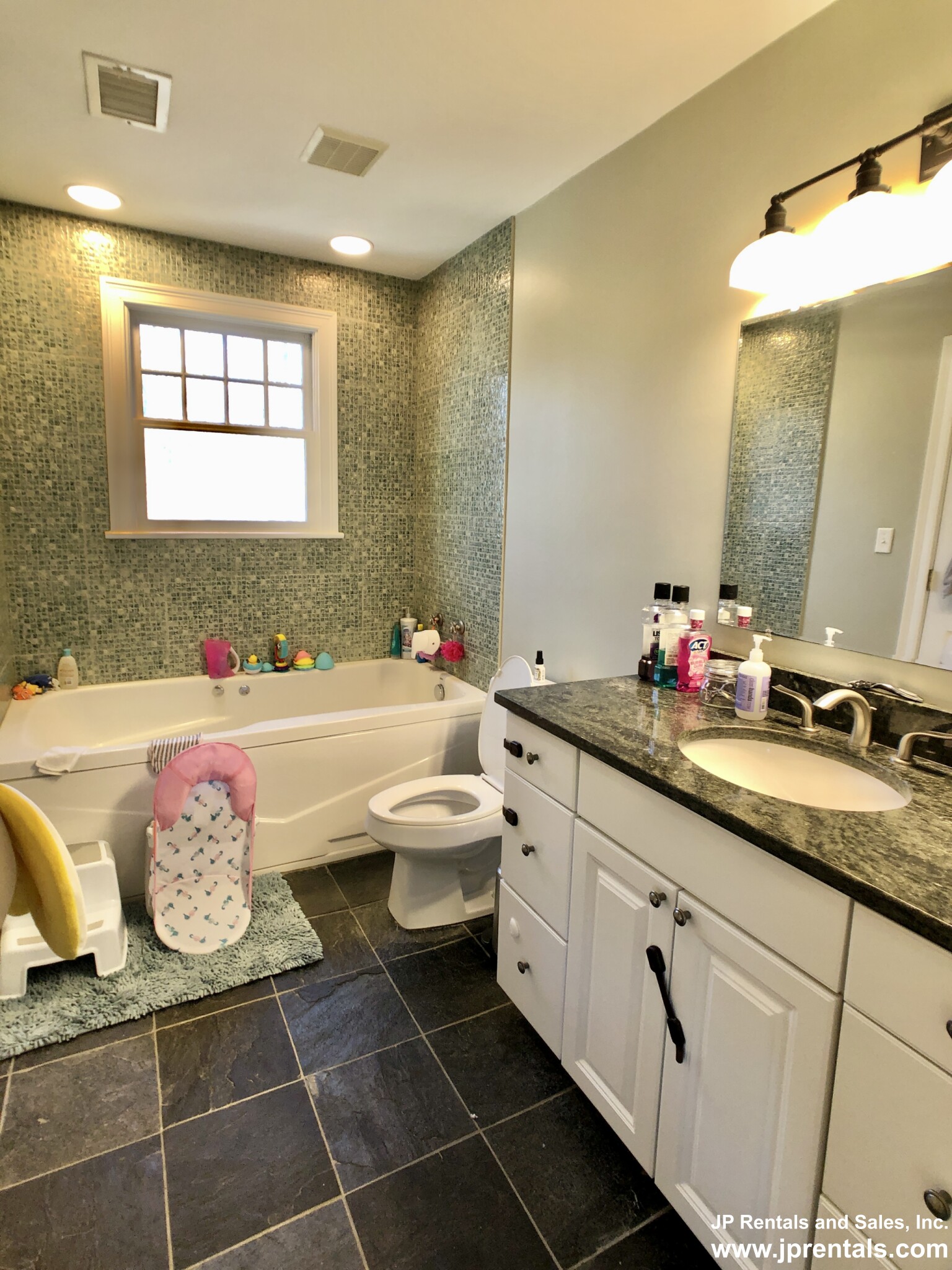3 bed, 3.5 bath apartment for rent at 90 Glen Rd, Jamaica Plain — photo 20 of 24