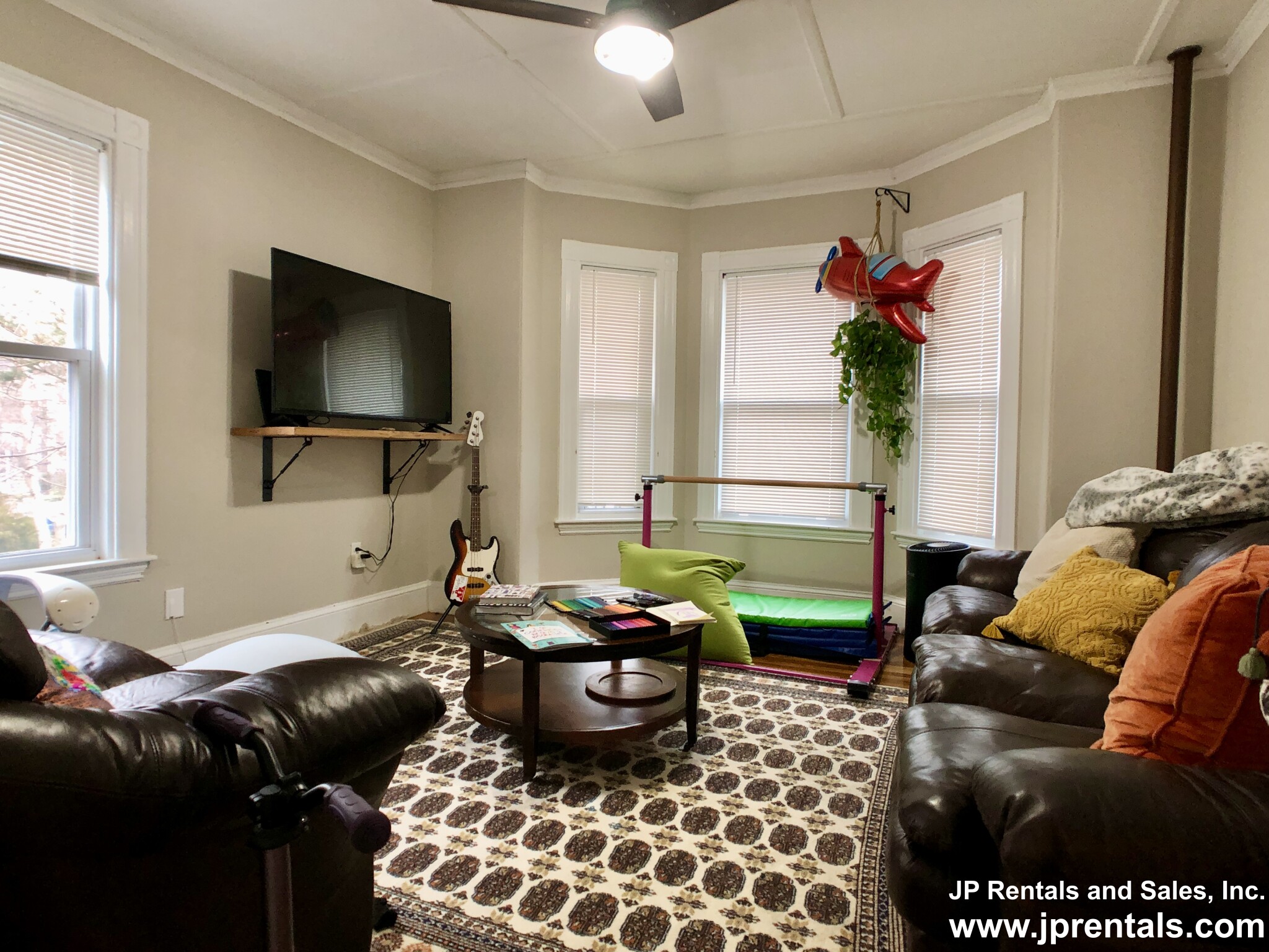 2 bed, 1 bath apartment for rent at 62 Wenham St Unit 1, Jamaica Plain — photo 4 of 14