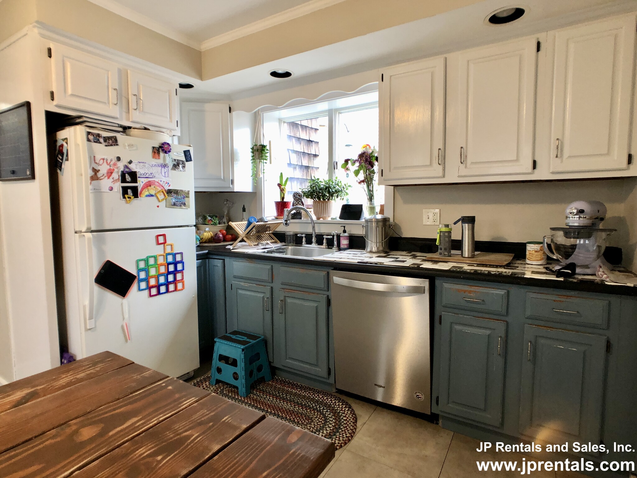 2 bed, 1 bath apartment for rent at 62 Wenham St Unit 1, Jamaica Plain — photo 2 of 14