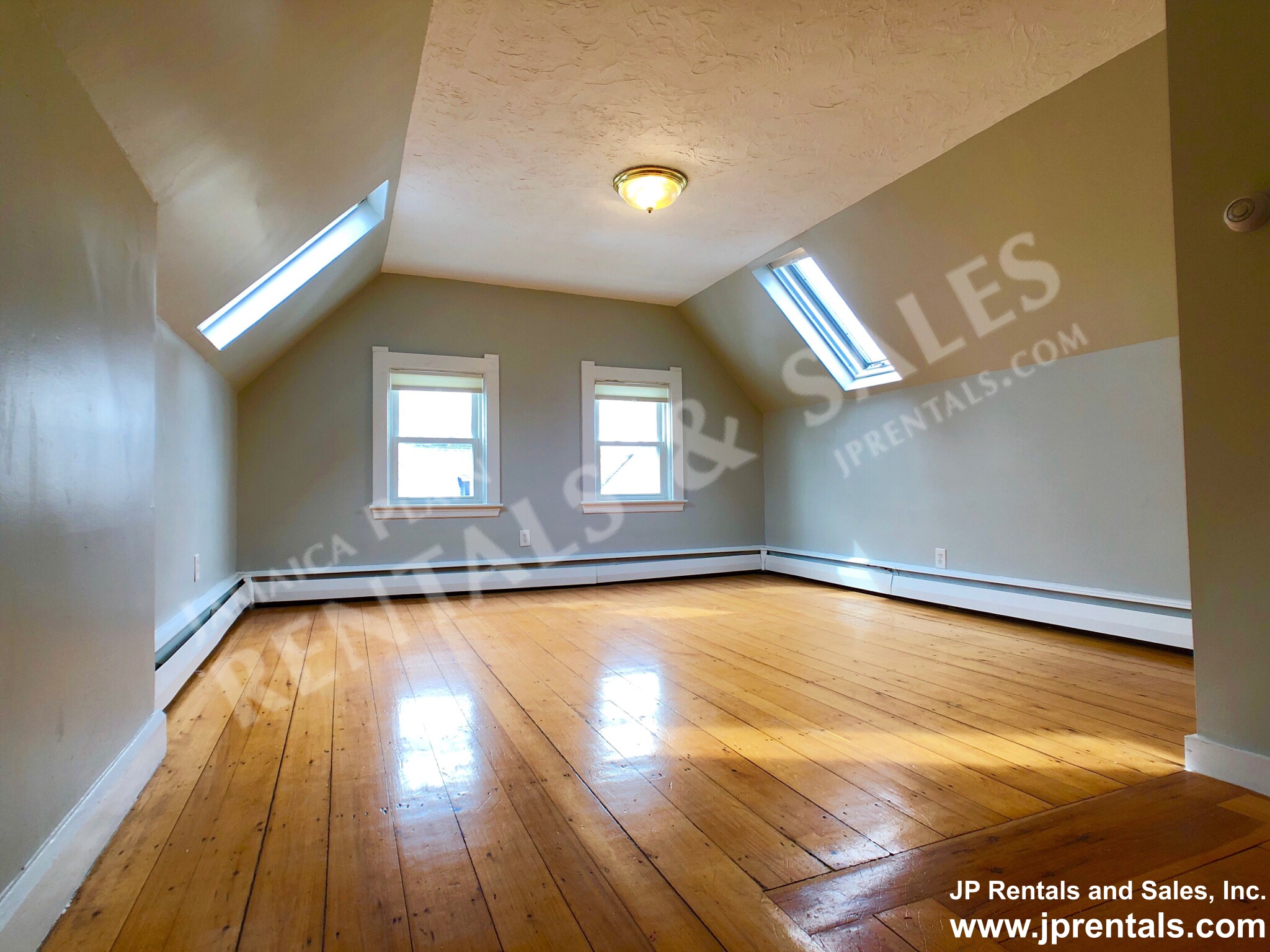 26 Boylston St, Jamaica Plain