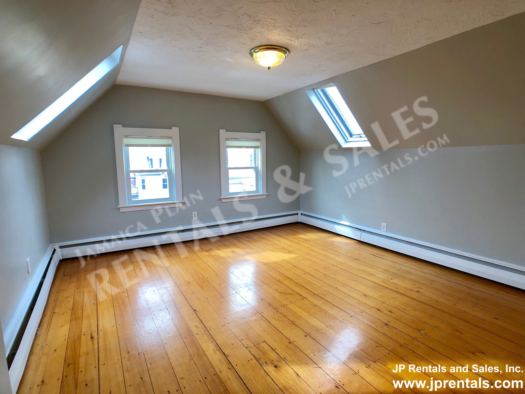 26 Boylston St, Jamaica Plain