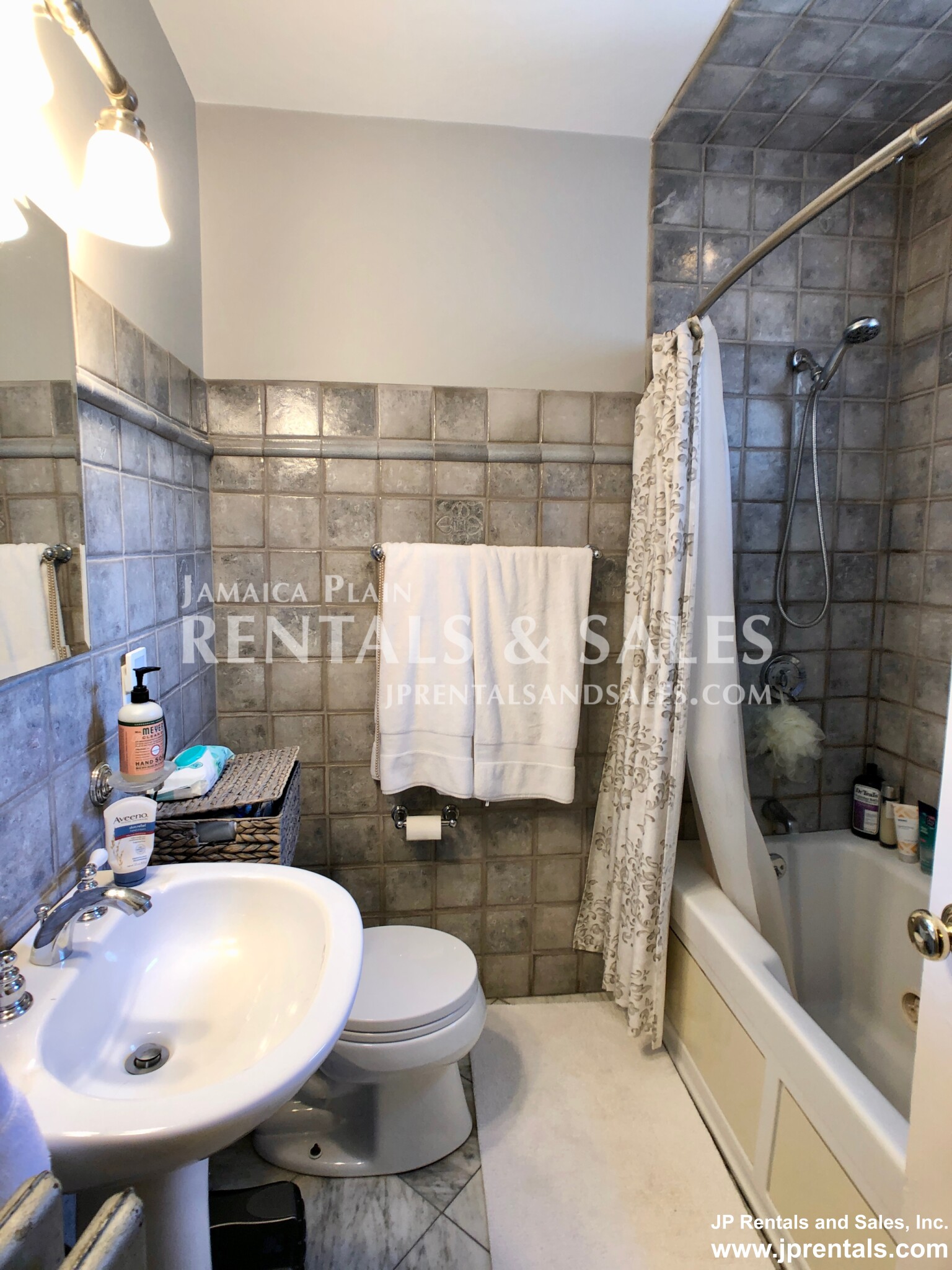 258 Pond St, Jamaica Plain